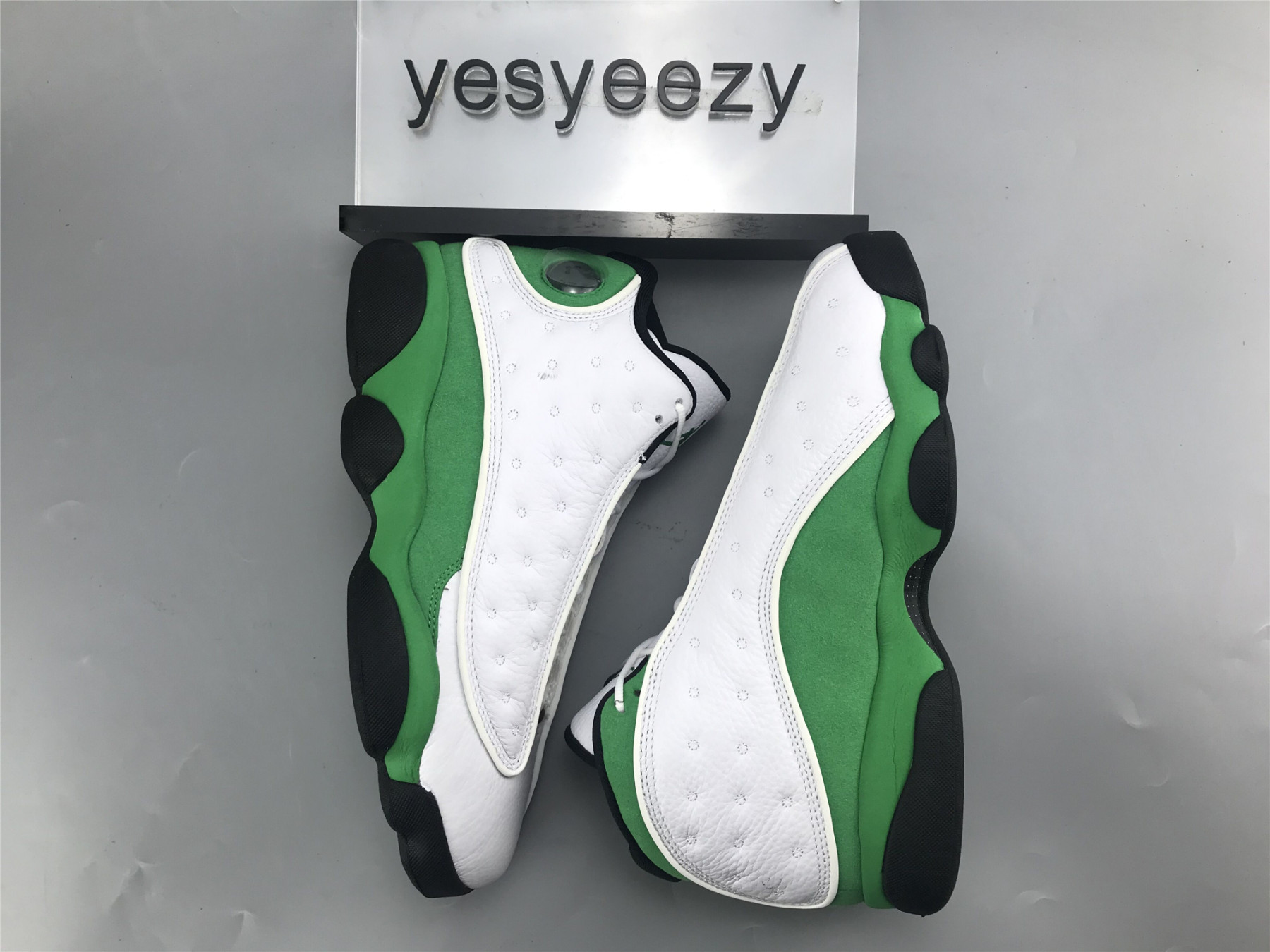 UA AIR JORDAN 13 RETRO 