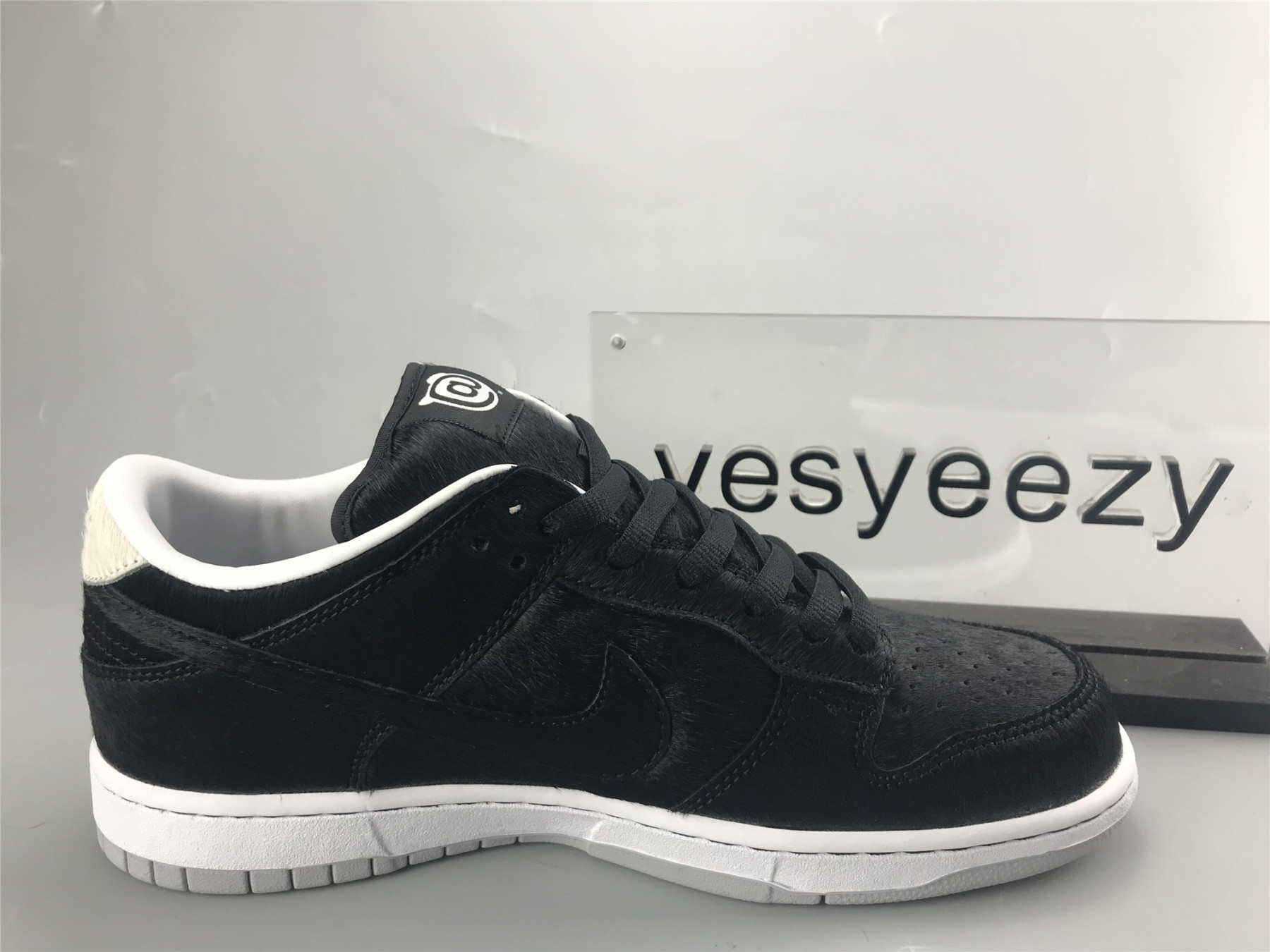 UA NIKE MEDICOM TOY X DUNK LOW SB 