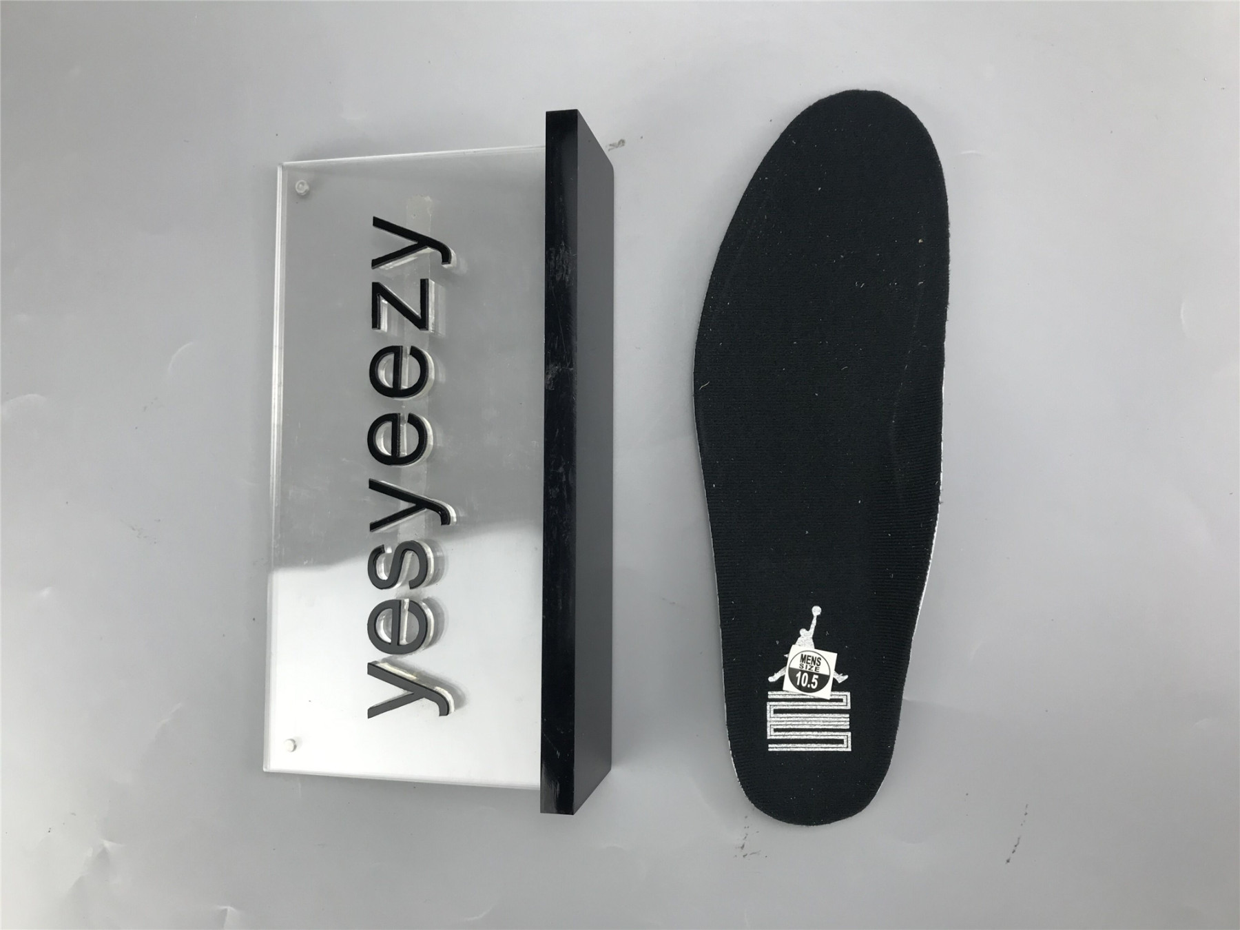 UA AIR JORDAN 11 RETRO 