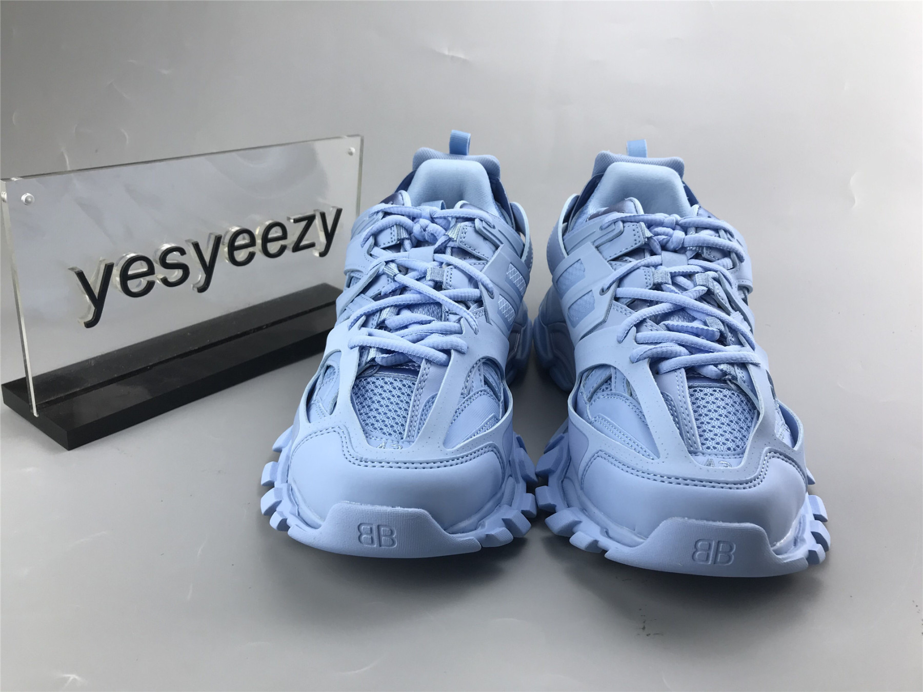 UA TRACK TRAINER LIGHT BLUE