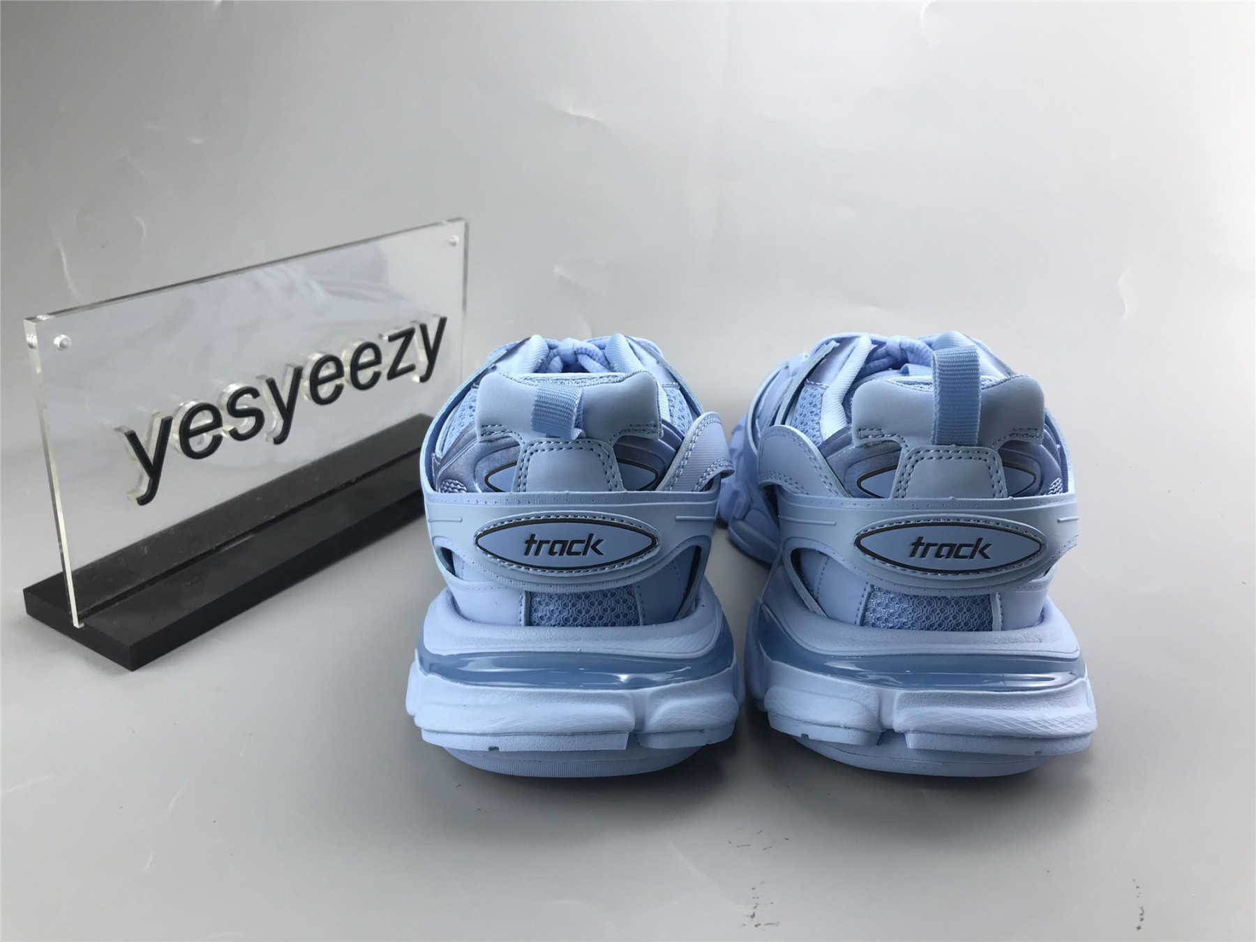 UA TRACK TRAINER LIGHT BLUE
