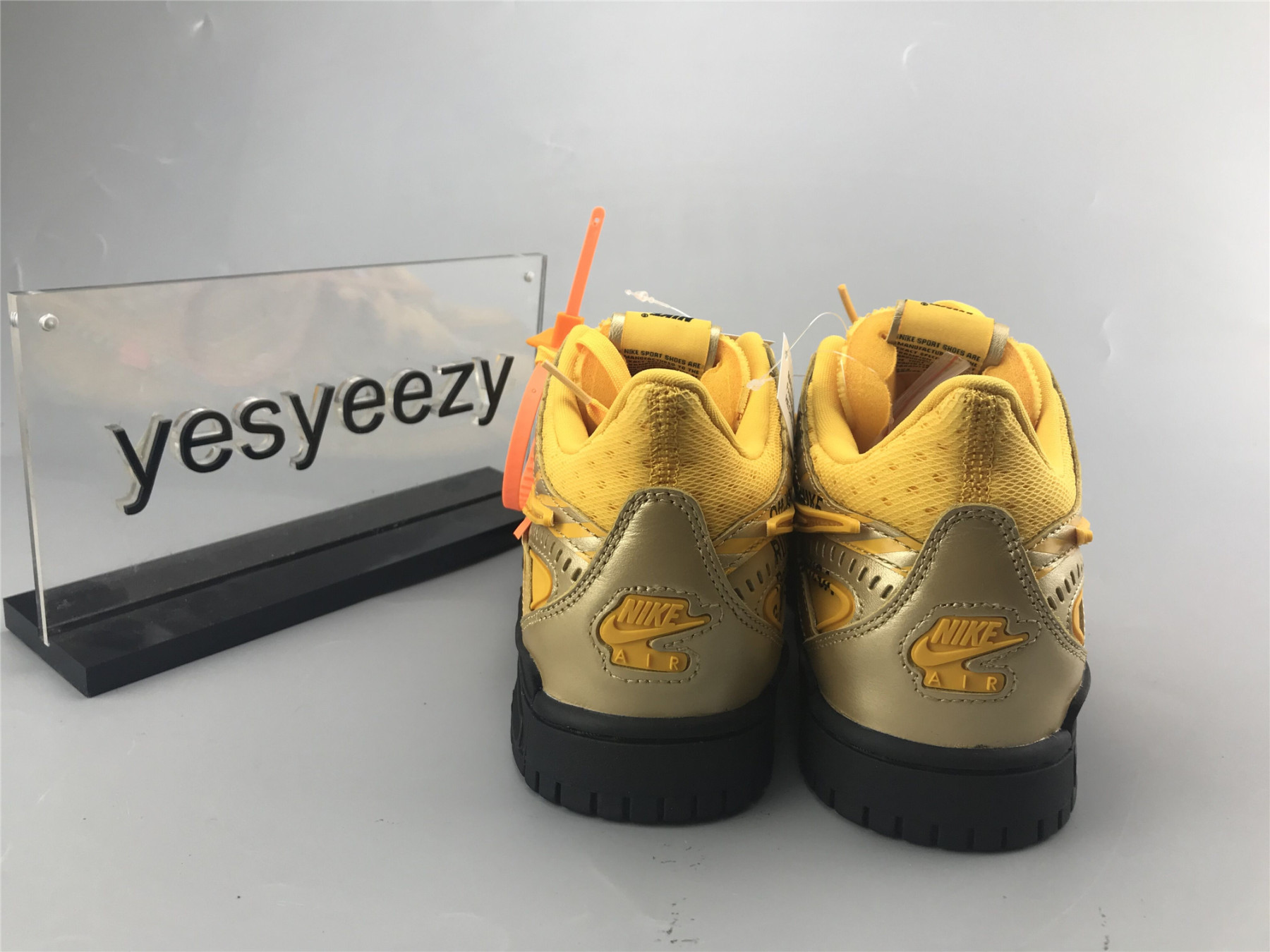 UA NIKE OFF-WHITE X AIR RUBBER DUNK UNIVERSITY GOLD