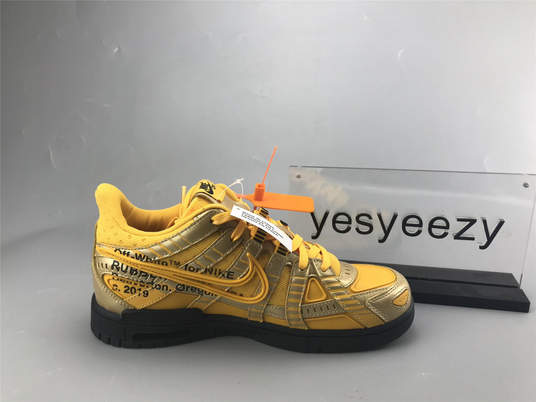 UA NIKE OFF-WHITE X AIR RUBBER DUNK UNIVERSITY GOLD