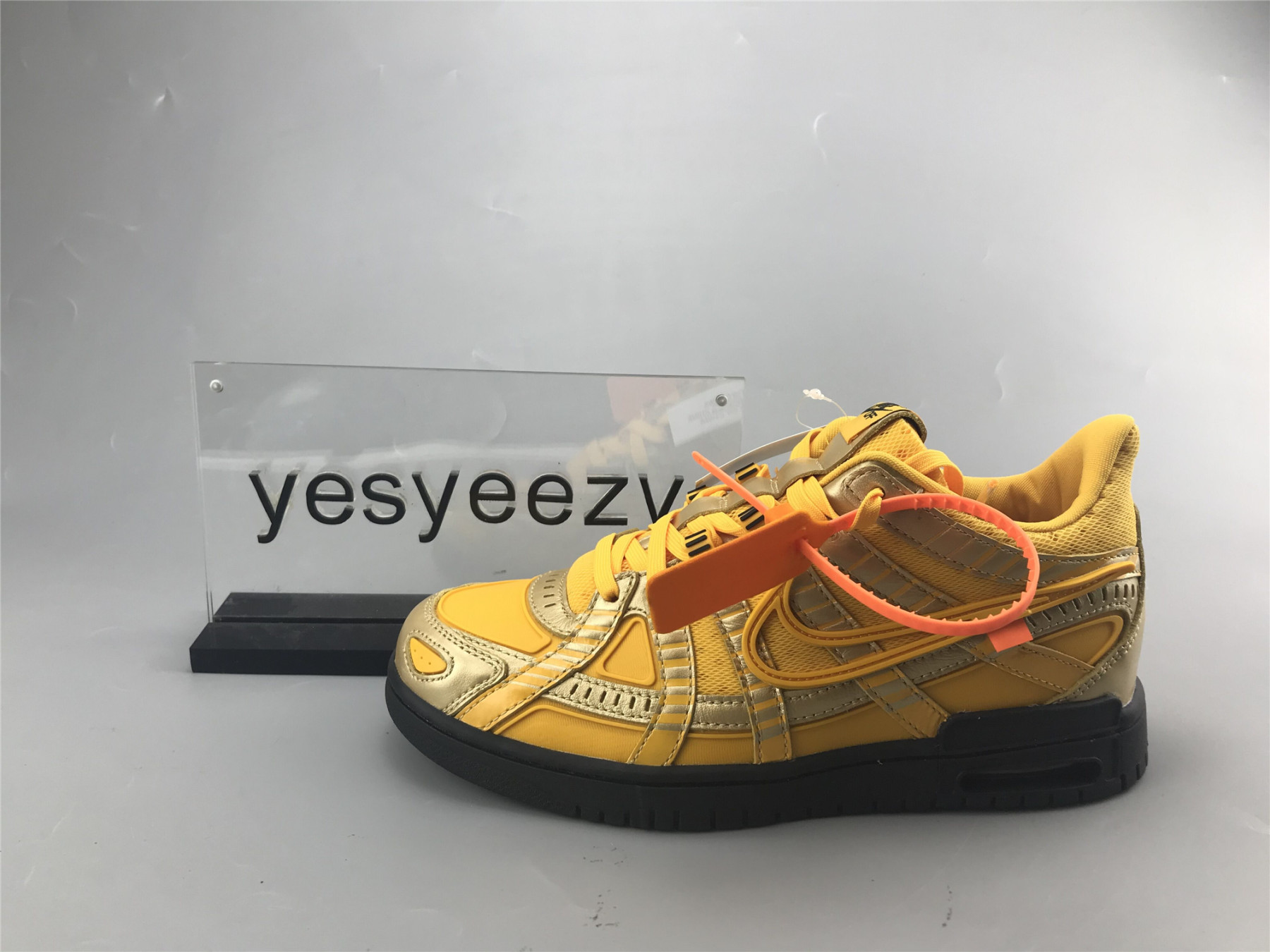 UA NIKE OFF-WHITE X AIR RUBBER DUNK UNIVERSITY GOLD