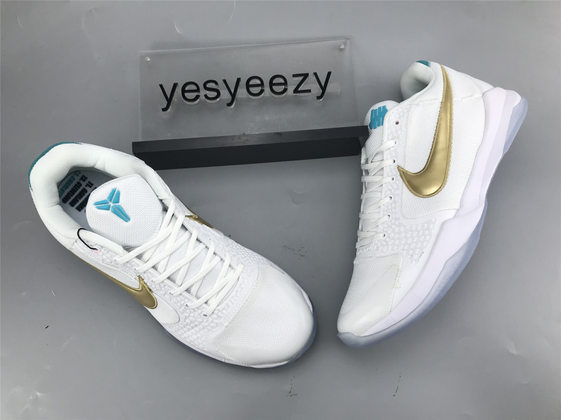 UA NIKE UNDEFEATED X ZOOM KOBE 5 PROTRO SPECIAL BOX 