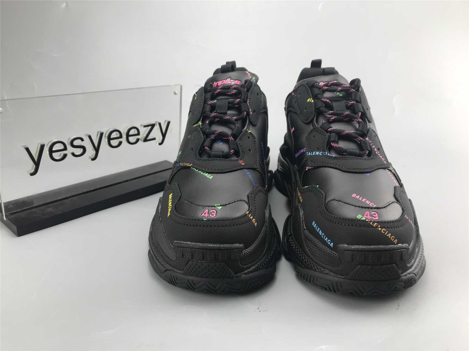 UA TRIPLE S LETTER COLORFUL