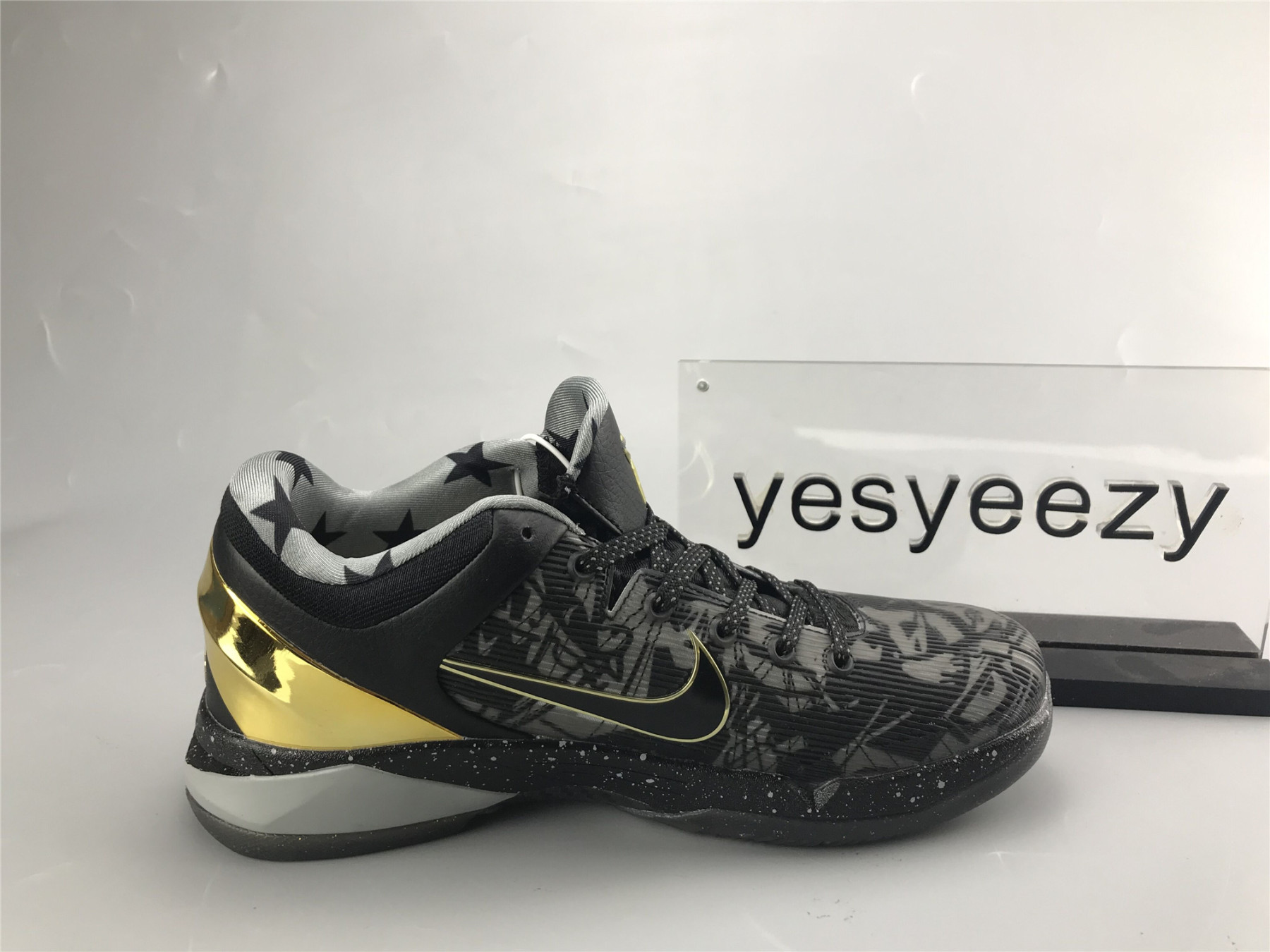 UA NIKE ZOOM KOBE 7 SYSTEM 
