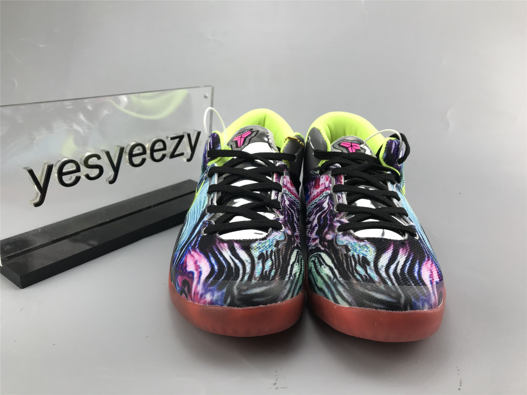 UA NIKE KOBE 8 SYSTEM 