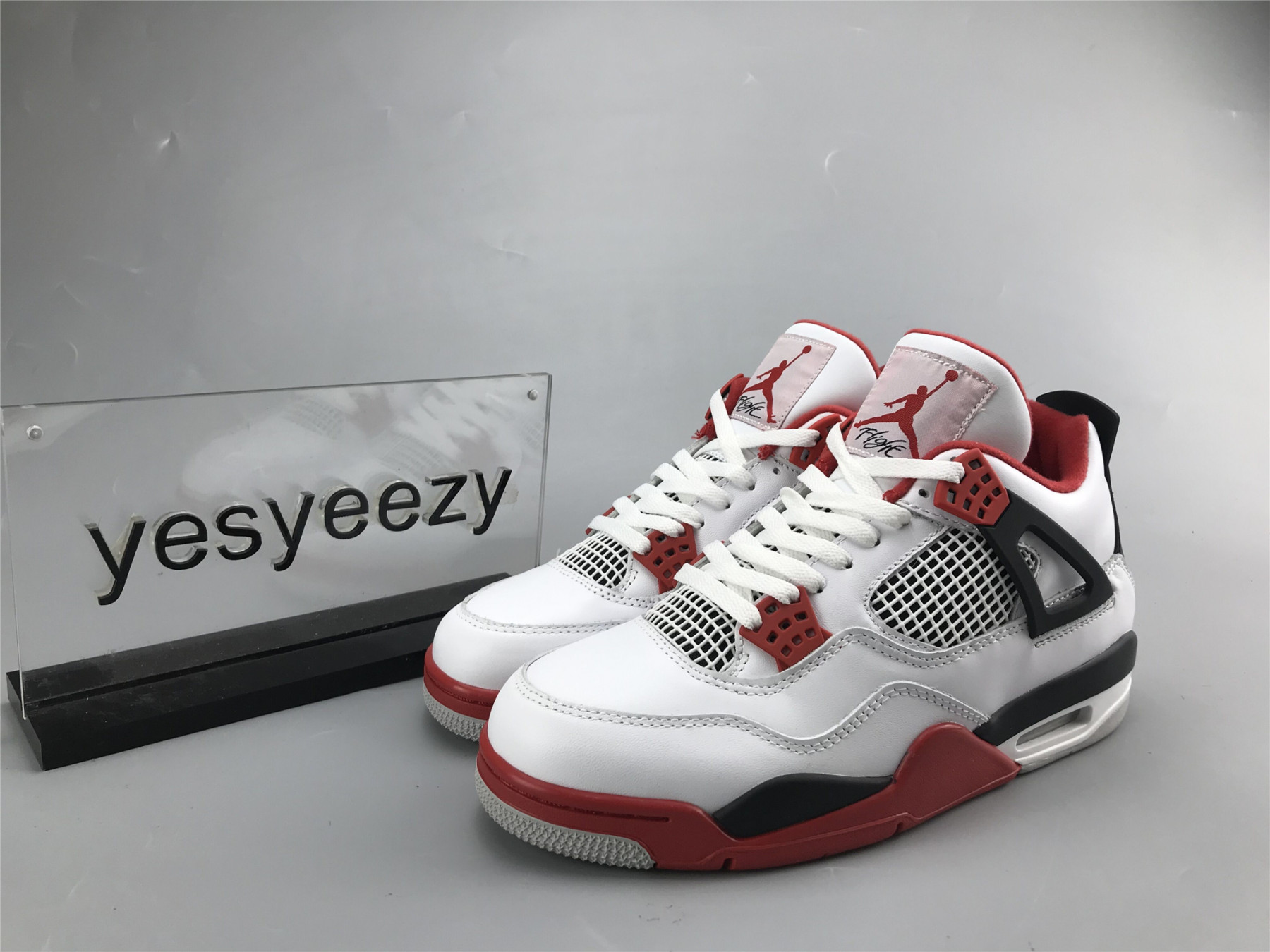 UA AIR JORDAN 4 RETRO 