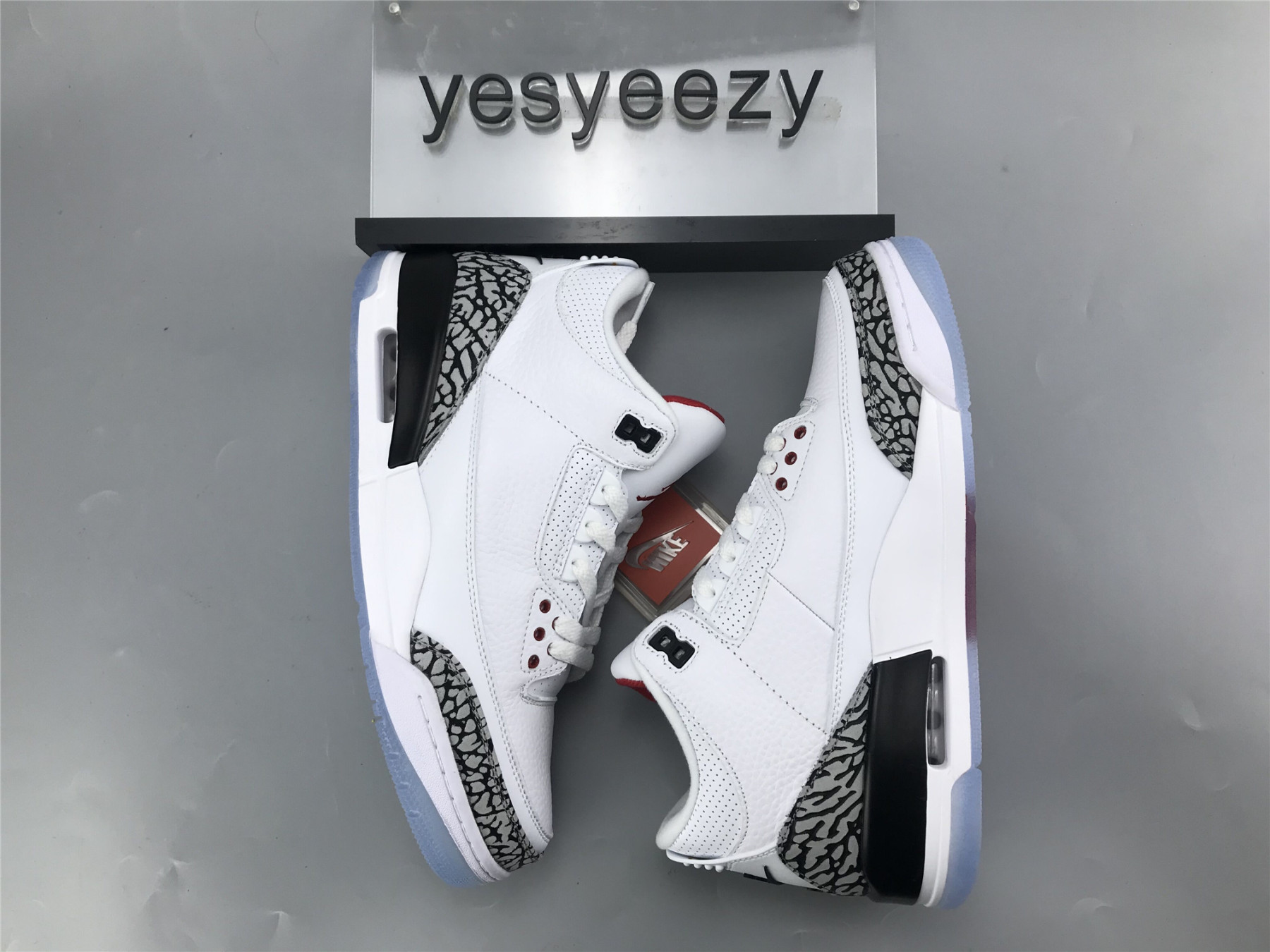 UA AIR JORDAN 3 RETRO NRG 