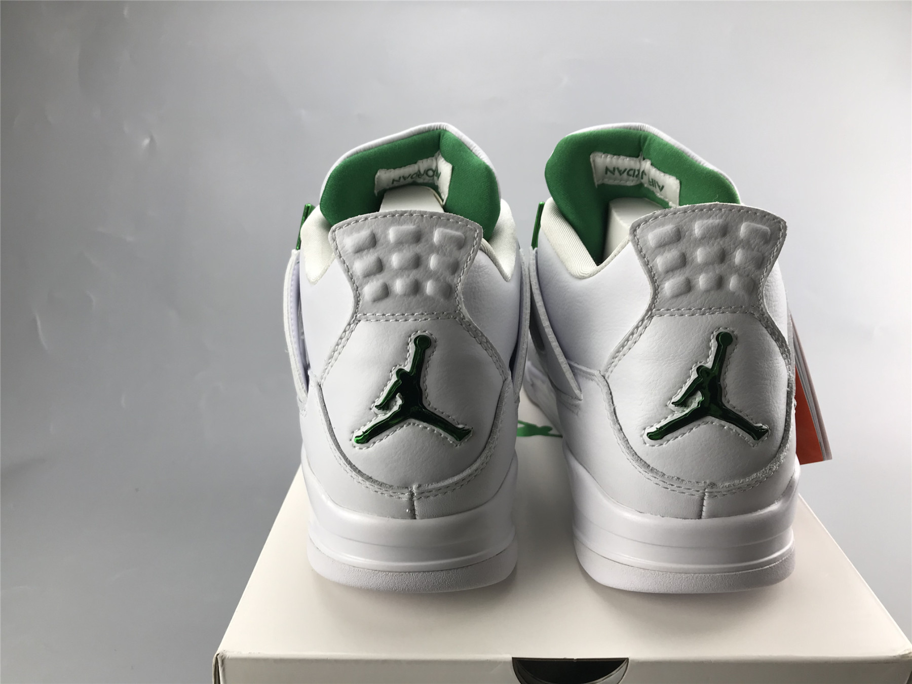 UA AIR JORDAN 4 RETRO 