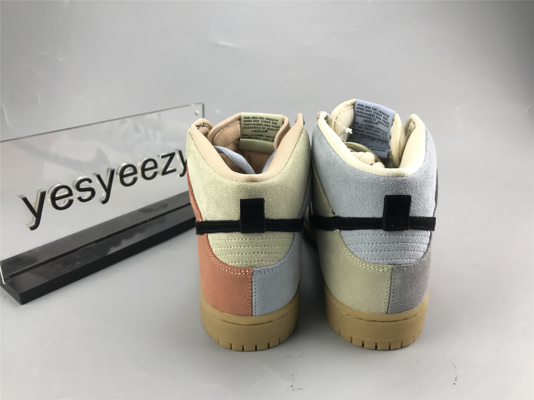 UA NIKE DUNK HIGH SB SPECTRUM