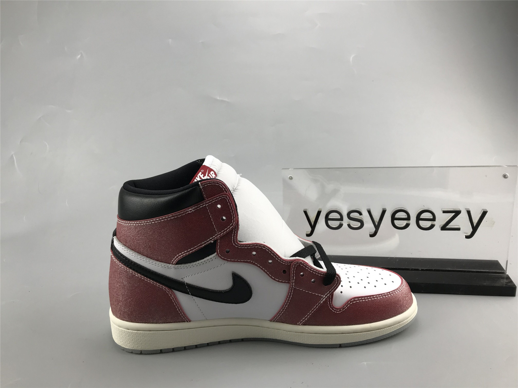 UA TROPHY ROOM X AIR JORDAN 1 RETRO HIGH OG SP 