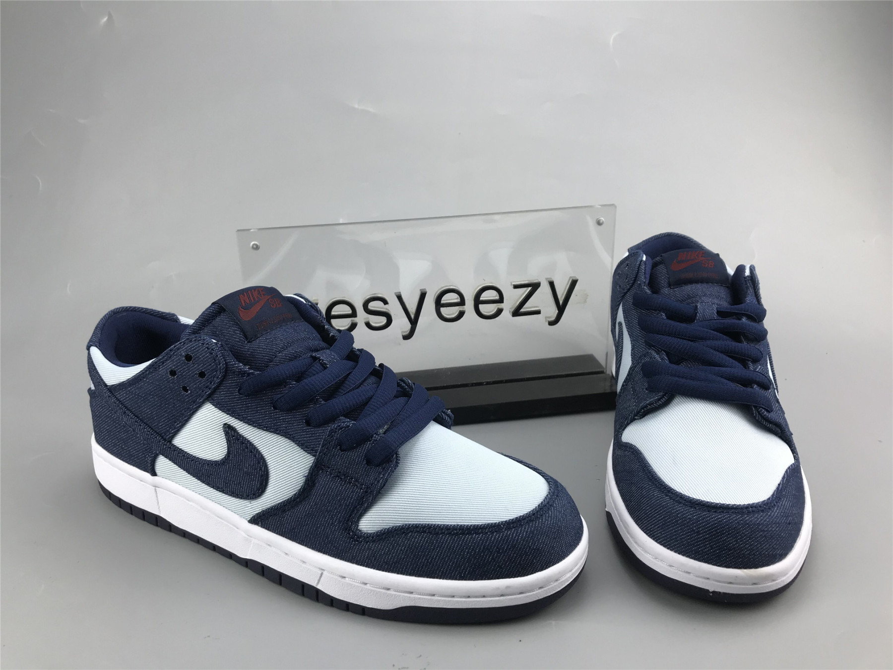 UA NIKE ZOOM DUNK LOW PRO SB 