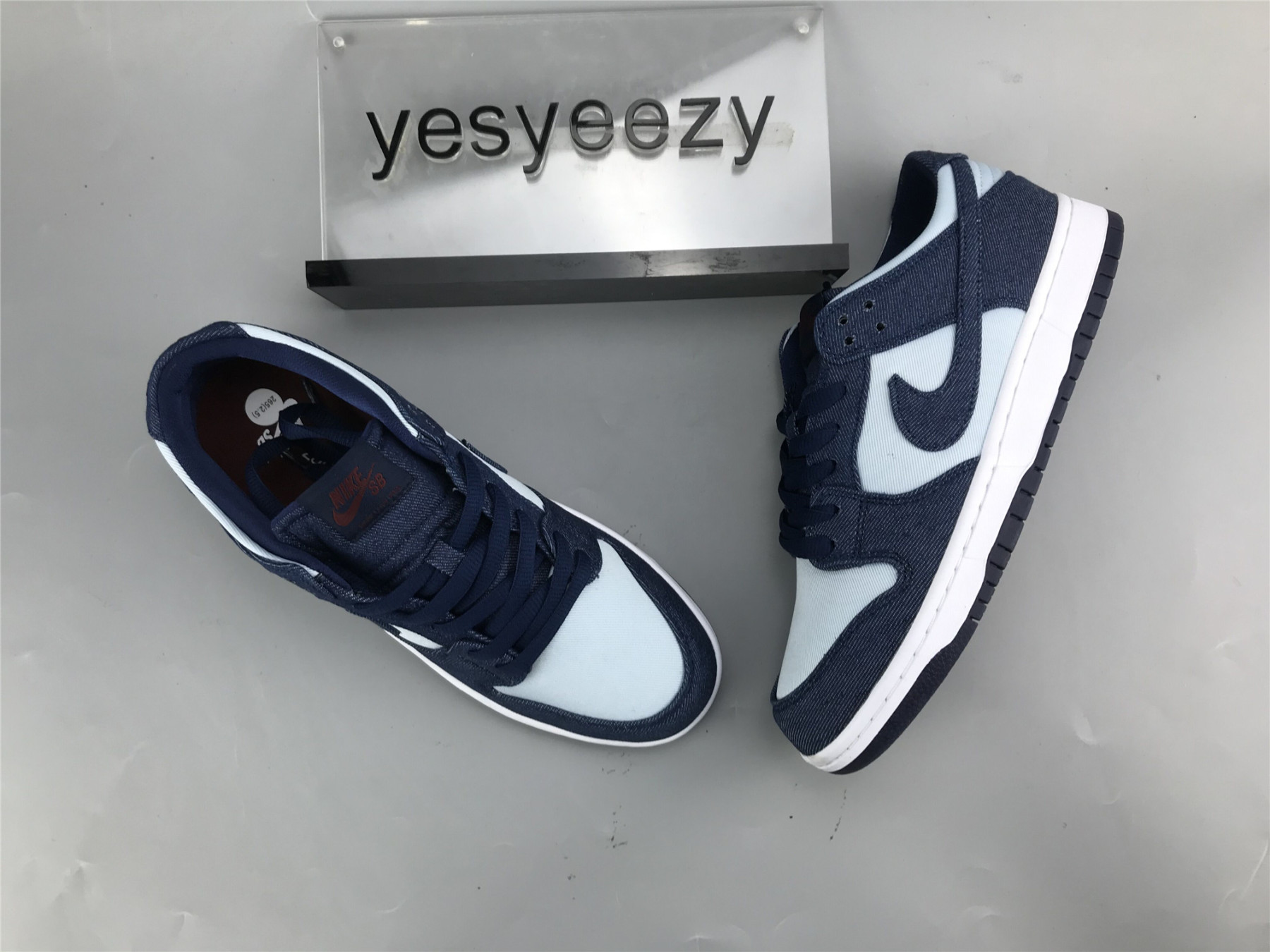 UA NIKE ZOOM DUNK LOW PRO SB 