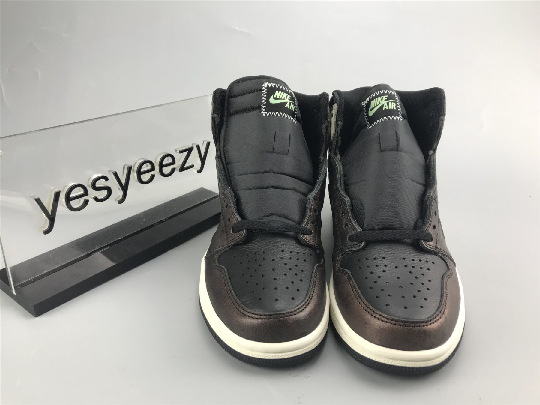 UA AIR JORDAN 1 RETRO HIGH OG 