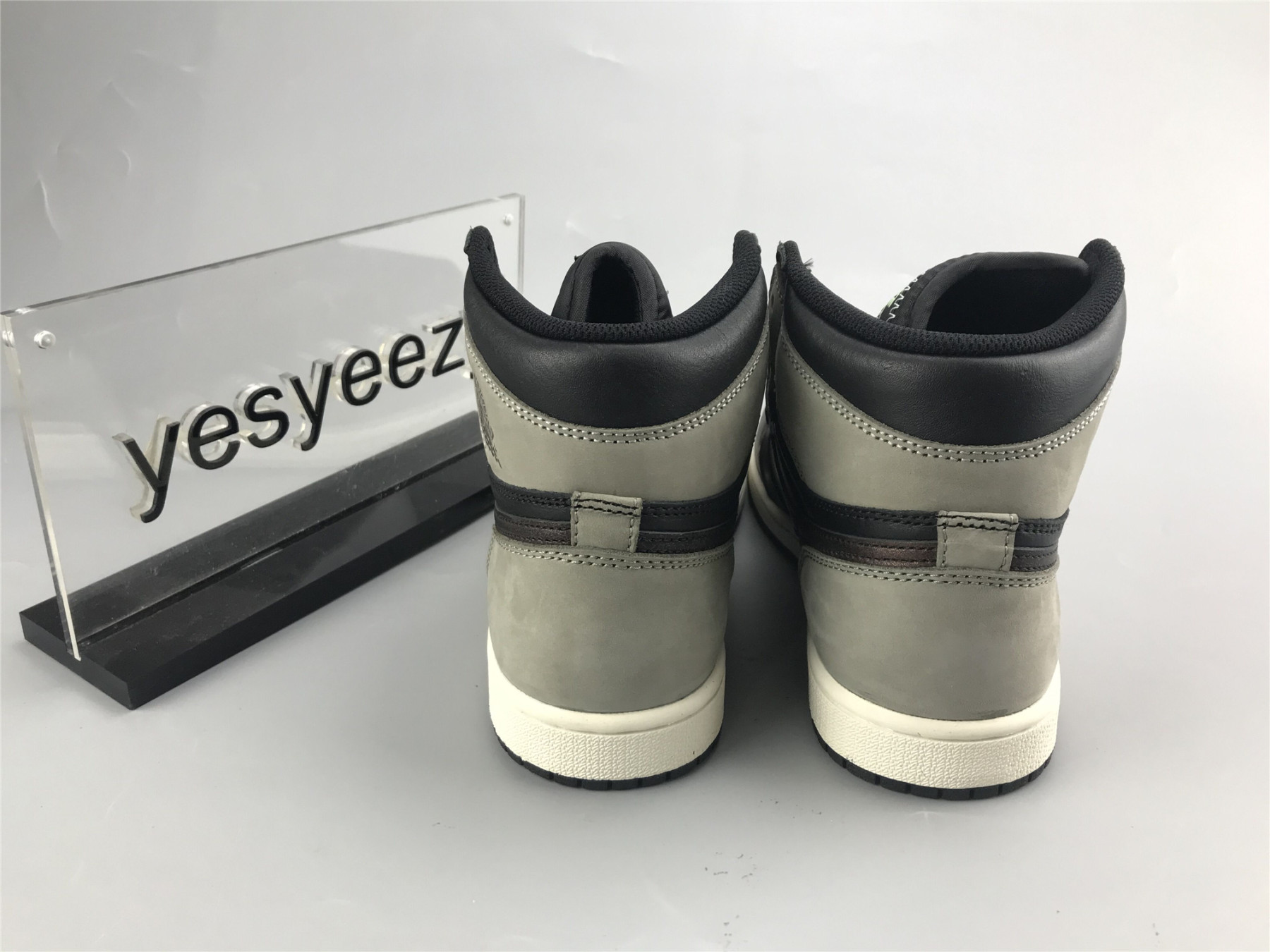 UA AIR JORDAN 1 RETRO HIGH OG 