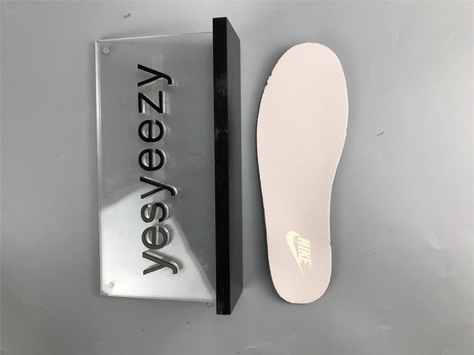 UA NIKE WMNS DUNK LOW 