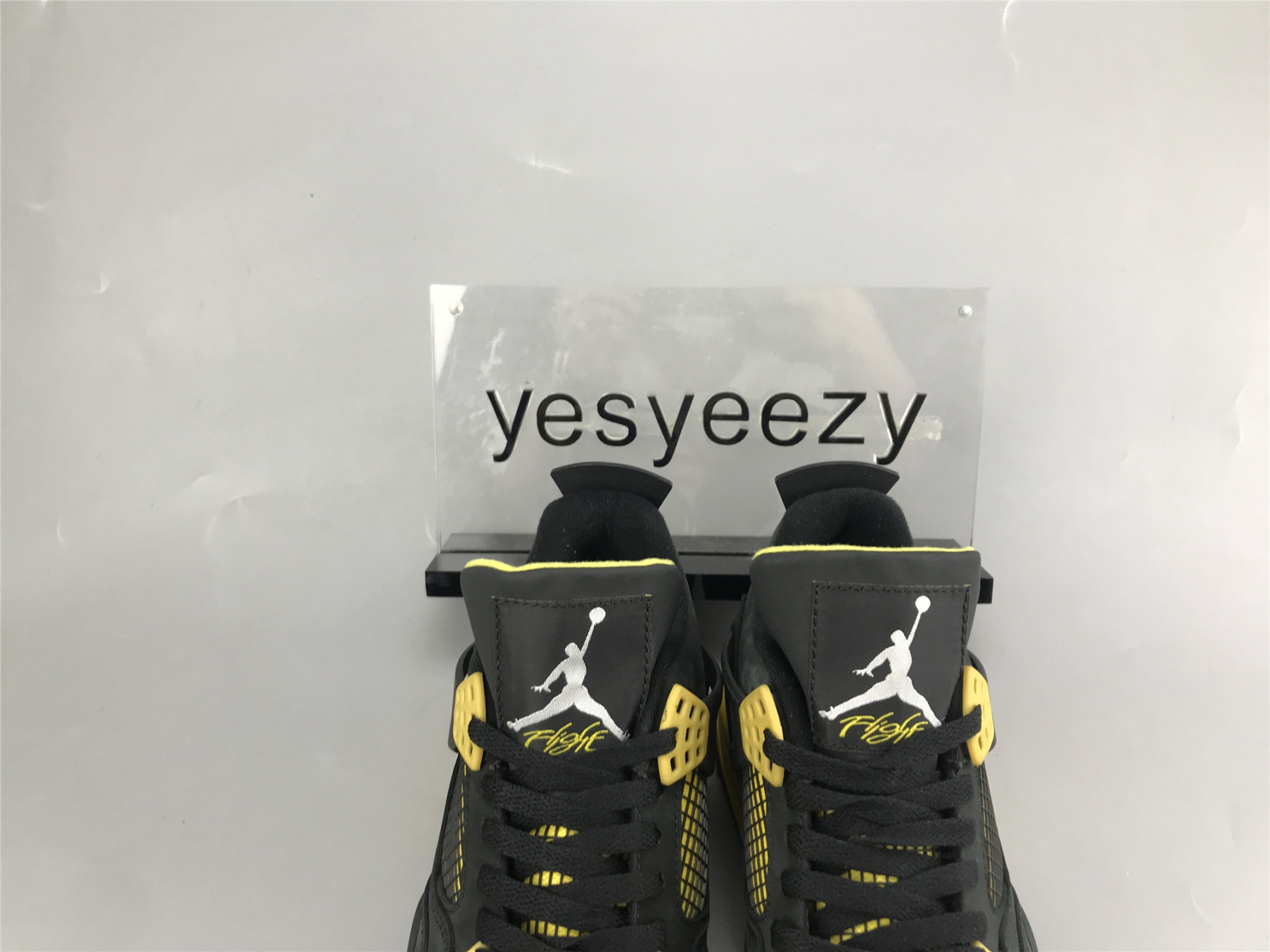 UA AIR JORDAN 4 RETRO 