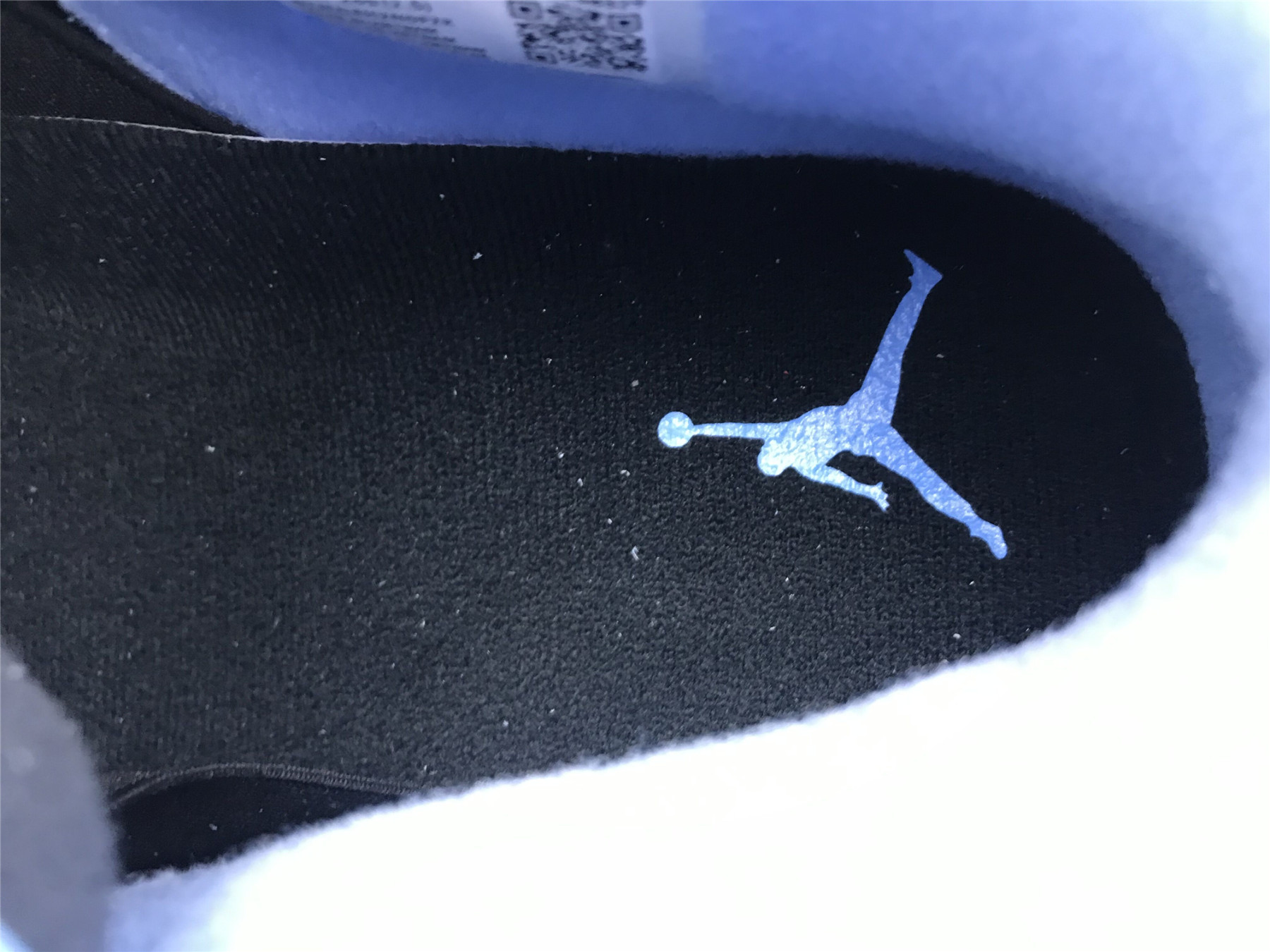 UA AIR JORDAN 4 RETRO 