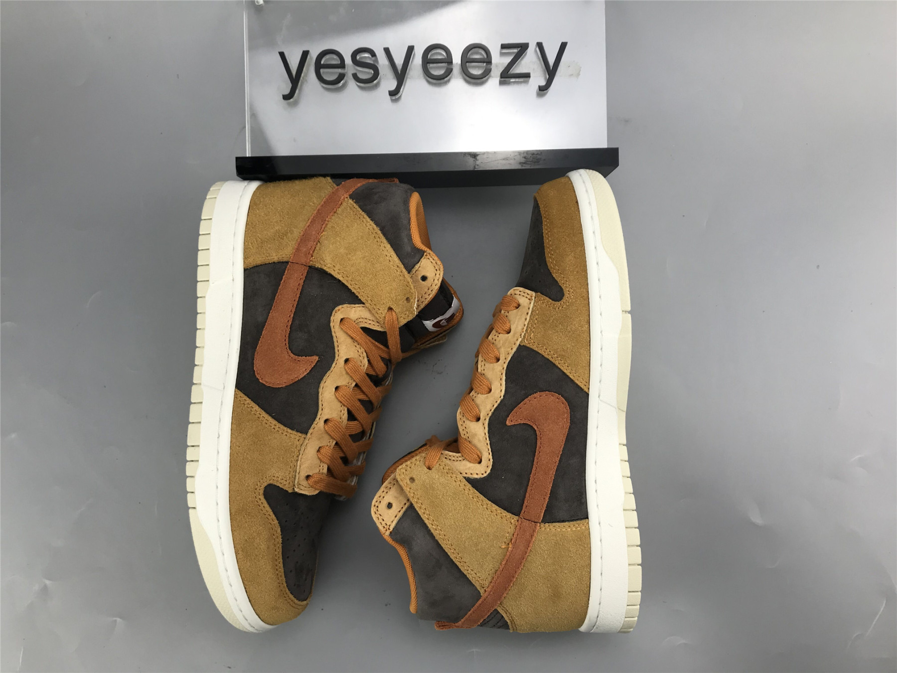 UA NIKE DUNK HIGH PREMIUM 