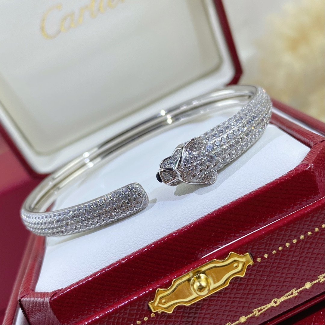 Ca*t1er Hand-set D1am0nd thin half D1am0nd leopard Bracelet