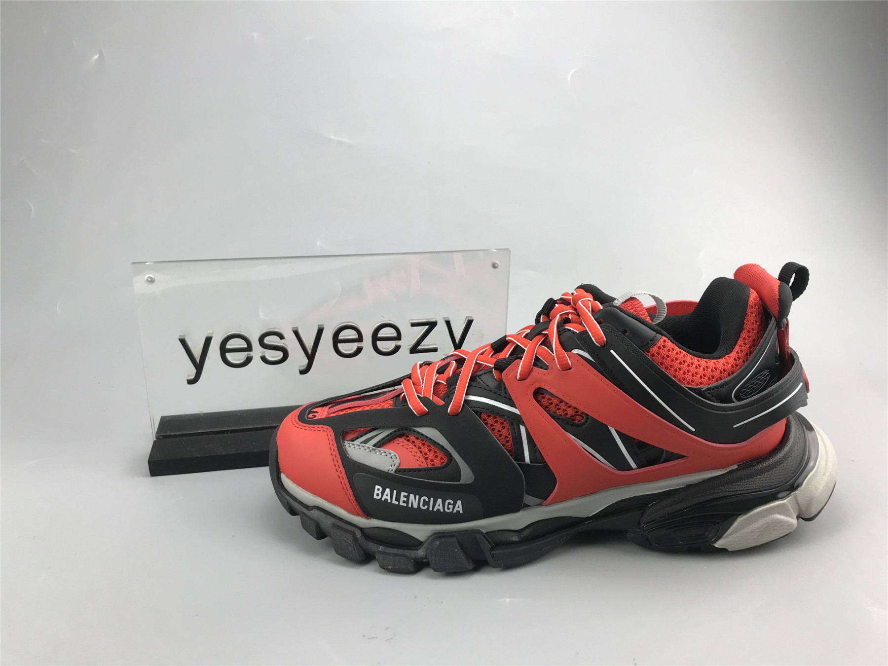 UA TRACK TRAINER DARK ORANGE BLACK SNEAKER