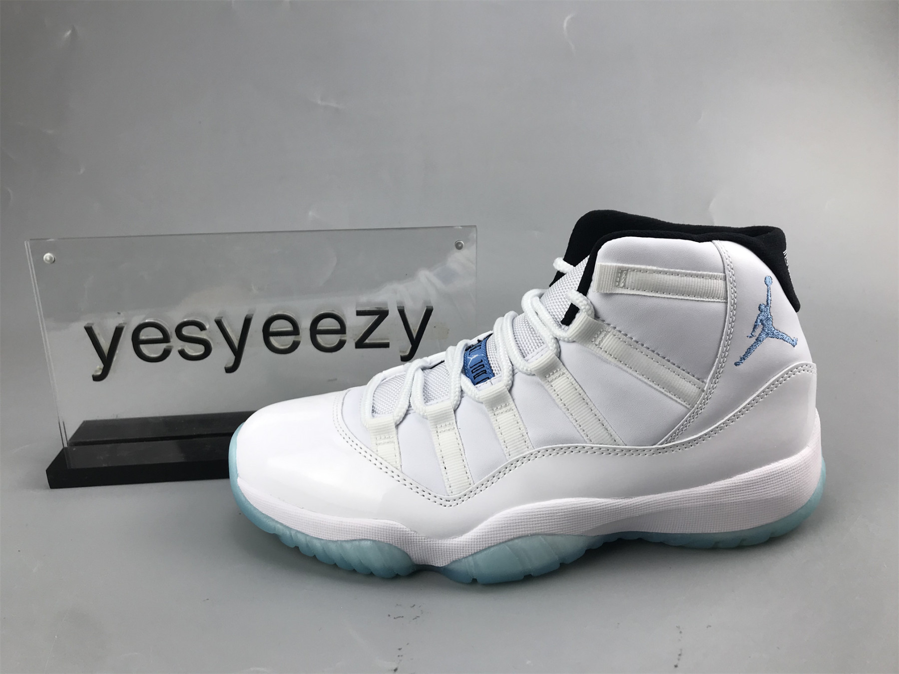 UA AIR JORDAN 11 RETRO 