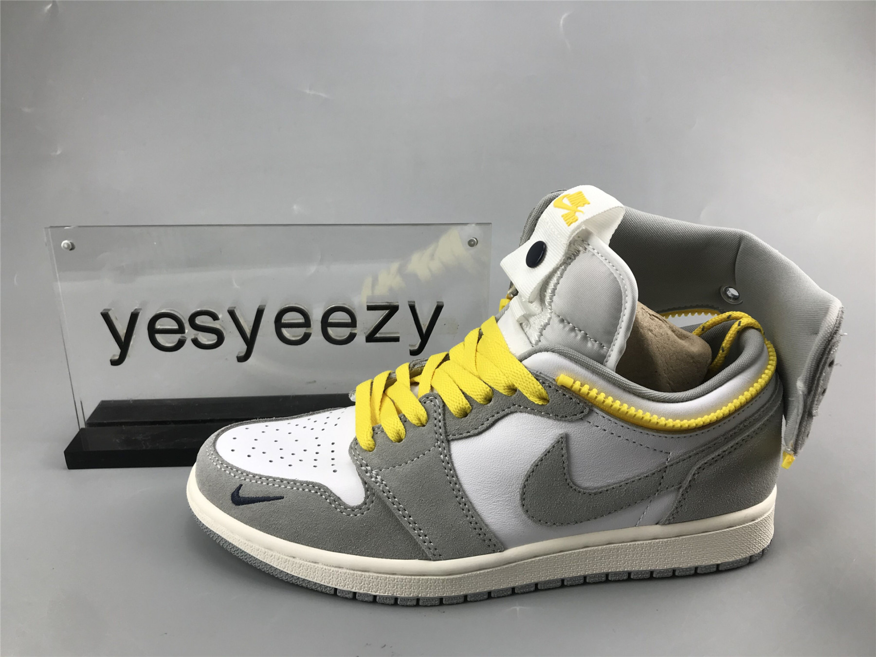 UA AIR JORDAN 1 HIGH SWITCH 