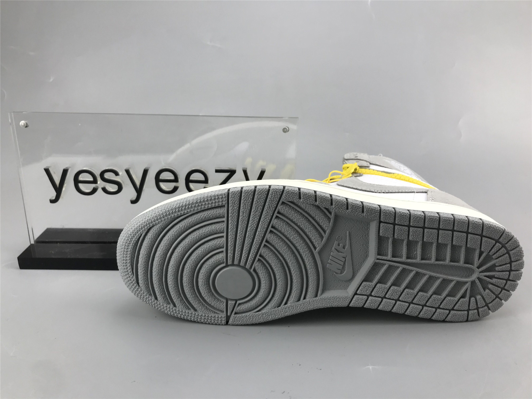 UA AIR JORDAN 1 HIGH SWITCH 