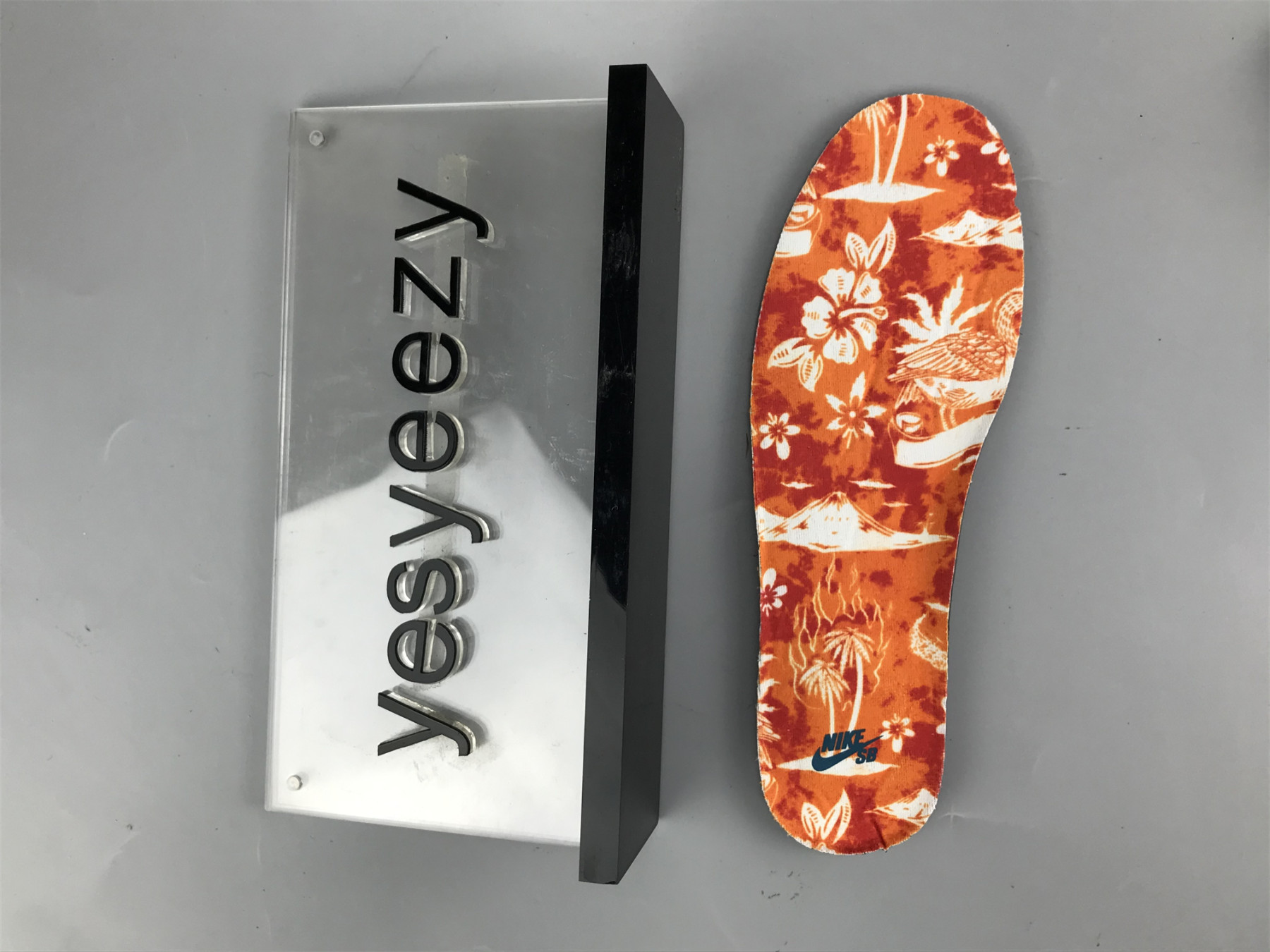 UA NIKE DUNK HIGH SB 