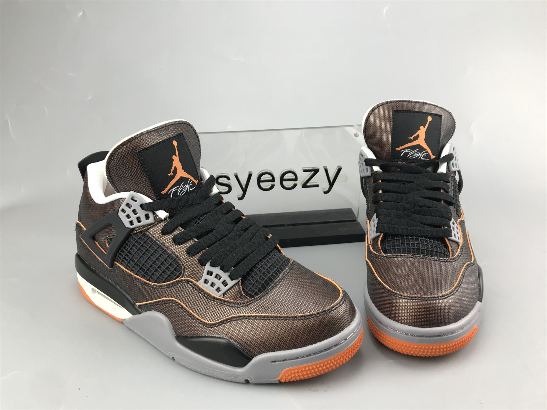 UA WMNS AIR JORDAN 4 RETRO 