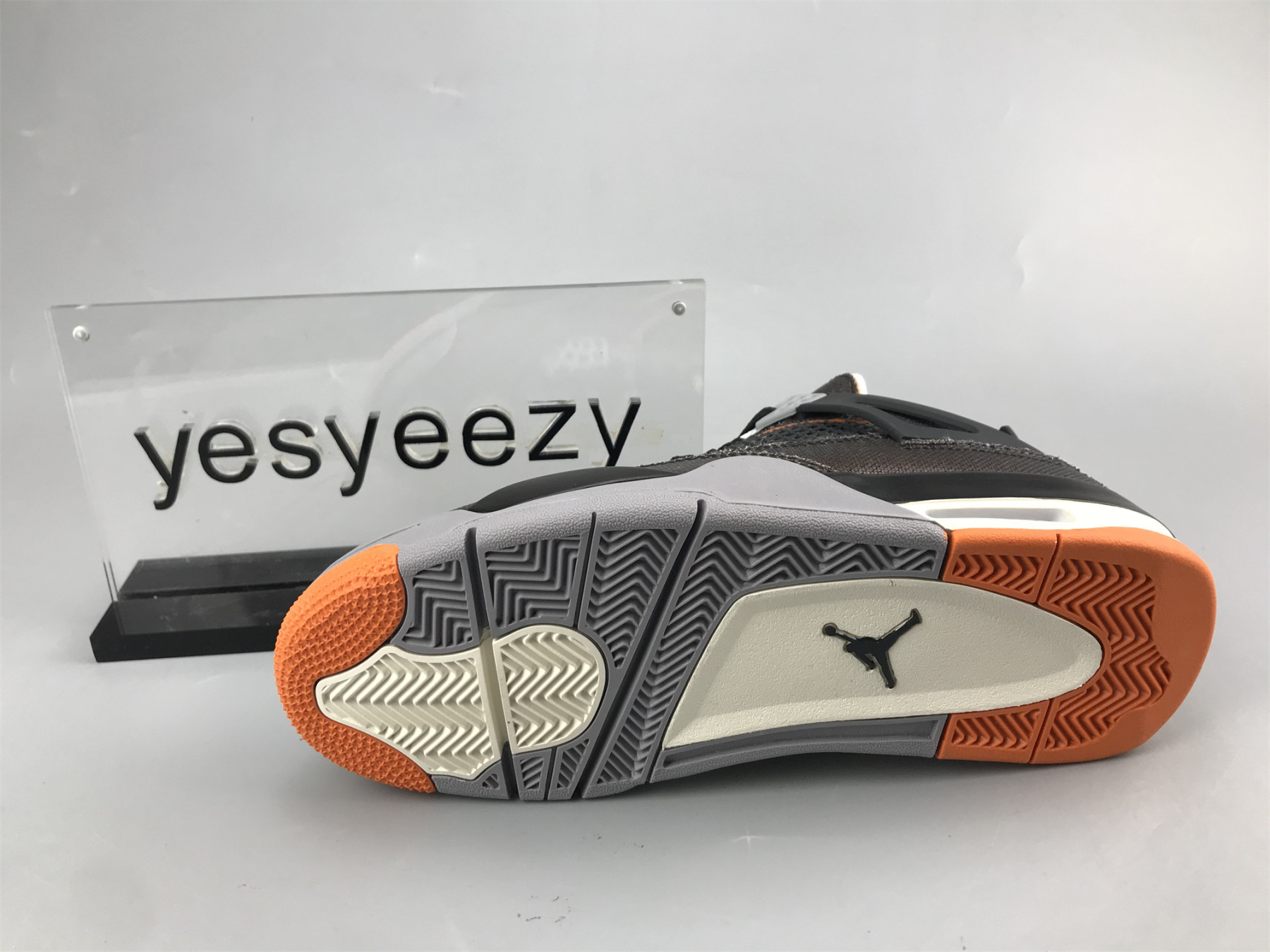 UA WMNS AIR JORDAN 4 RETRO 