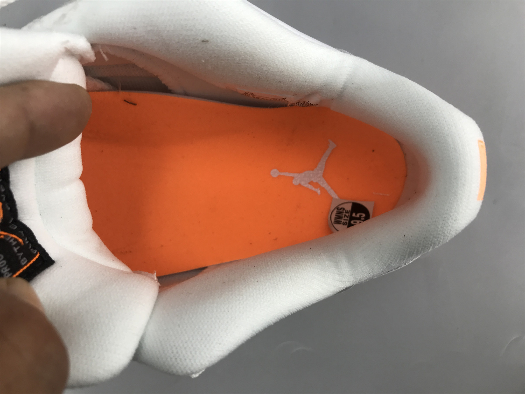 UA WMNS AIR JORDAN 11 RETRO LOW 