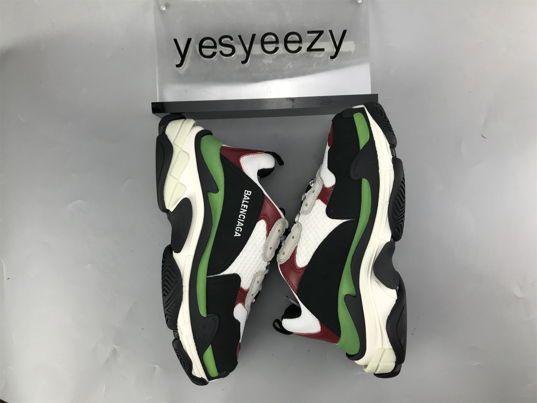 UA TRIPLE S CLEAR SOLE WHITE BURGUNDY