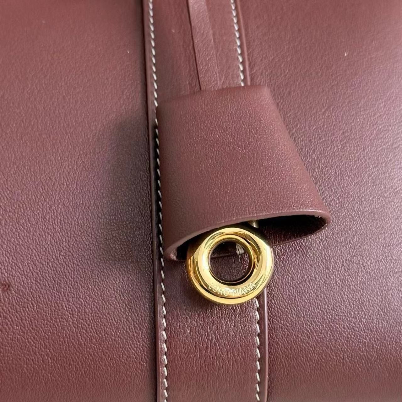 L0r0 P1ana Loom Bag L25 Smooth Calfskin 25x18x12.5cm