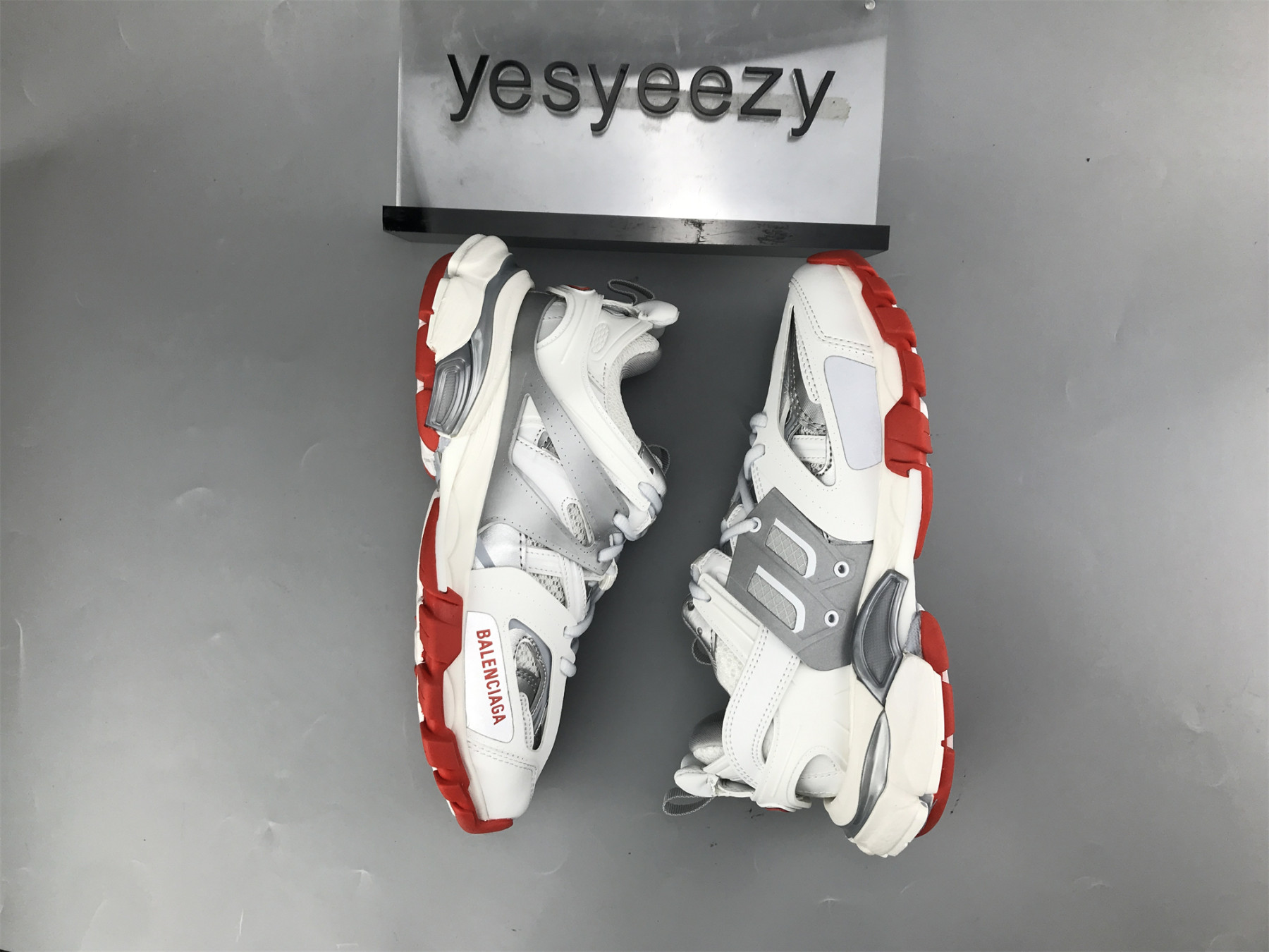 UA TRACK SNEAKER WHITE GREY RED