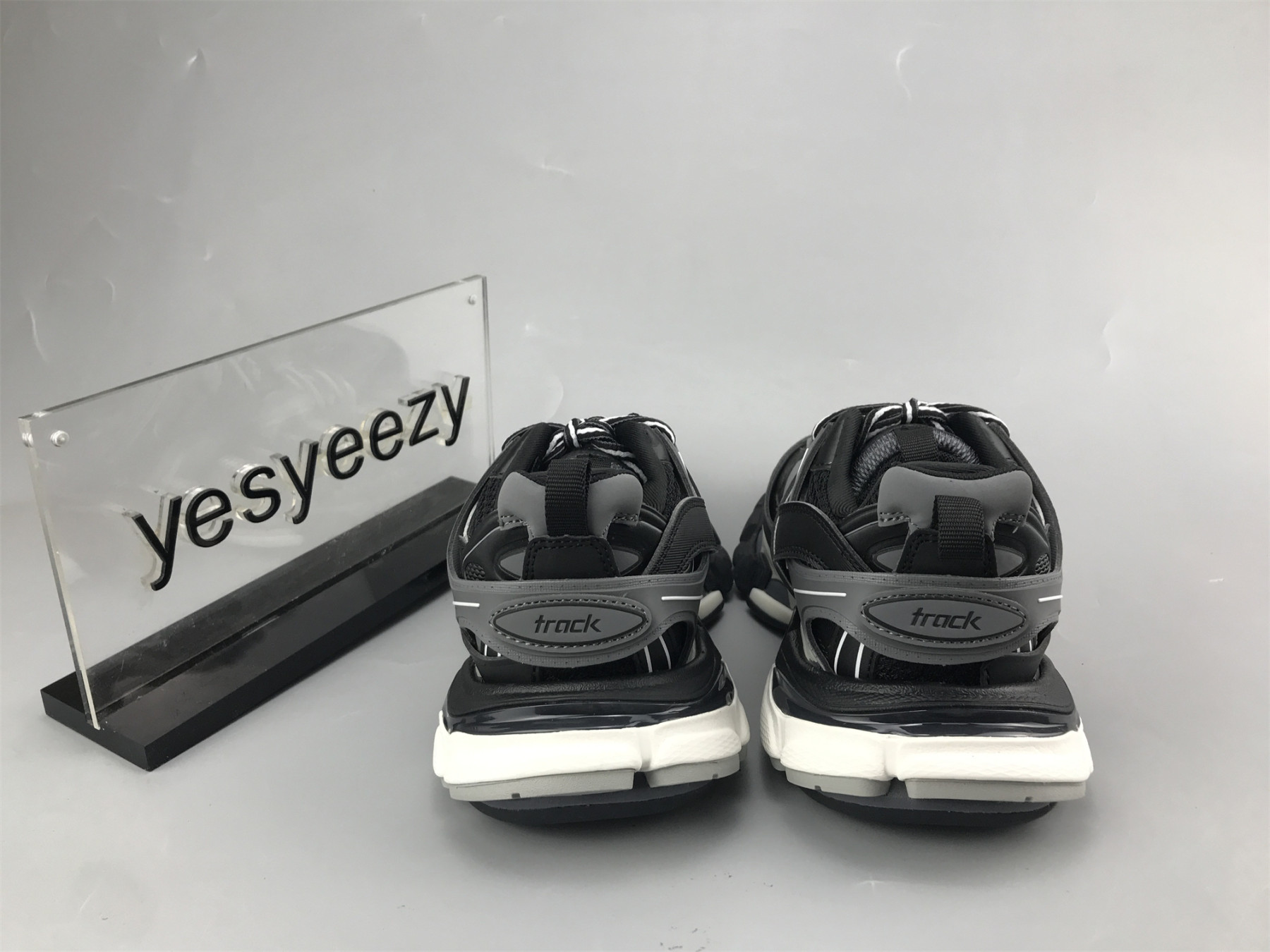 UA TRACK SNEAKER BLACK GREY