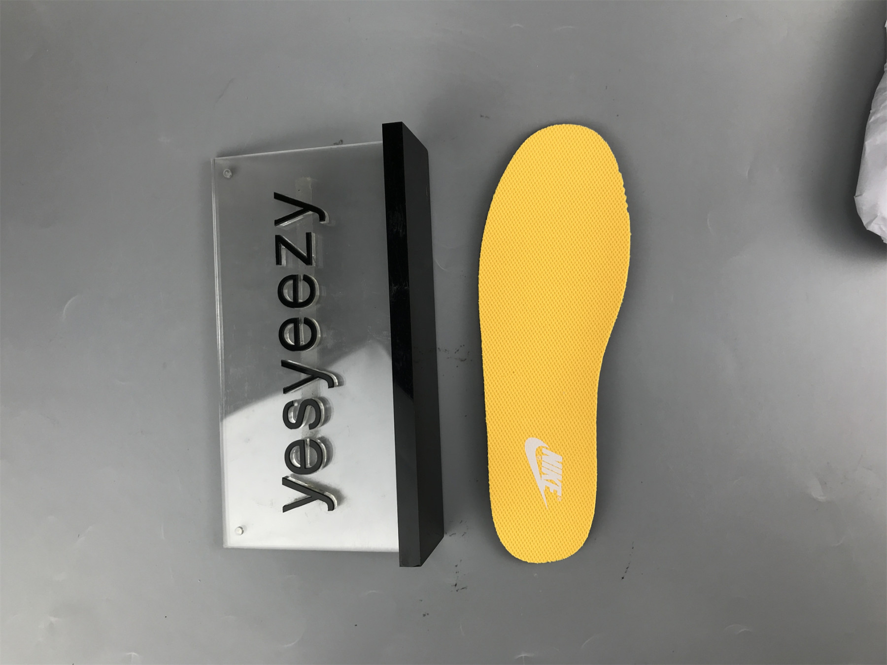 UA NIKE WMNS DUNK LOW 