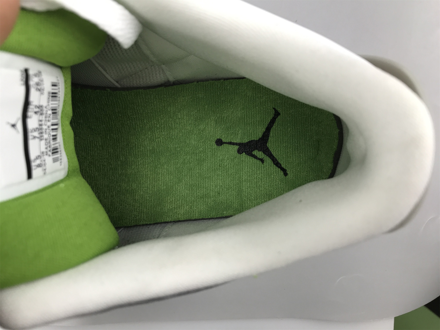 UA AIR JORDAN 3 RETRO 