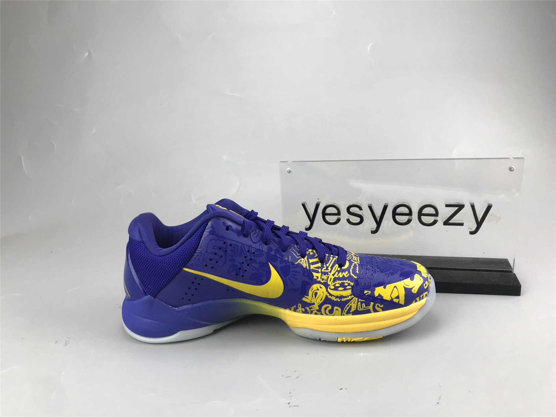 UA NIKE ZOOM KOBE 5 PROTRO 