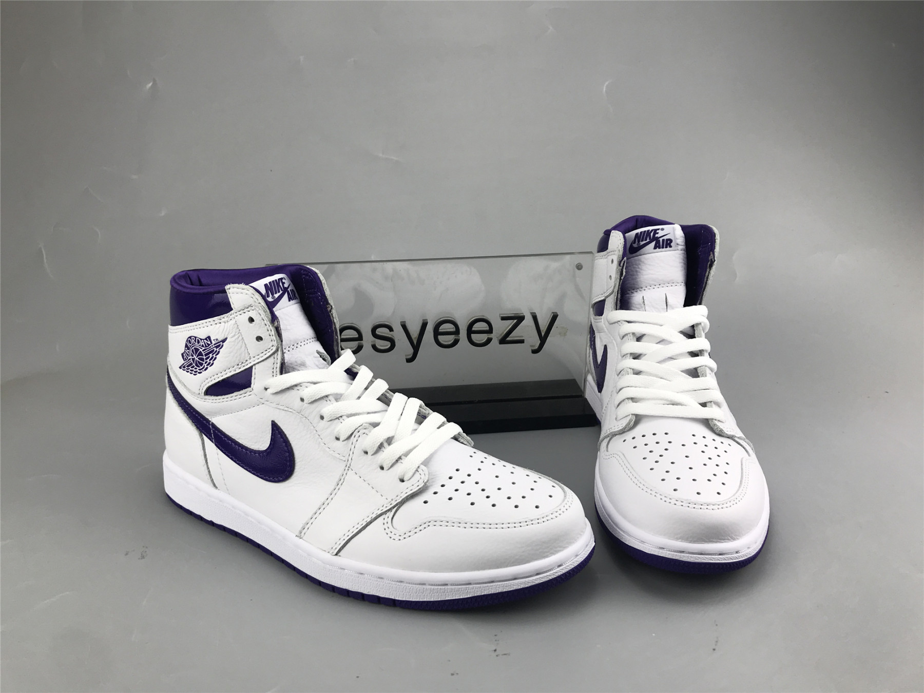 UA WMNS AIR JORDAN 1 HIGH OG 