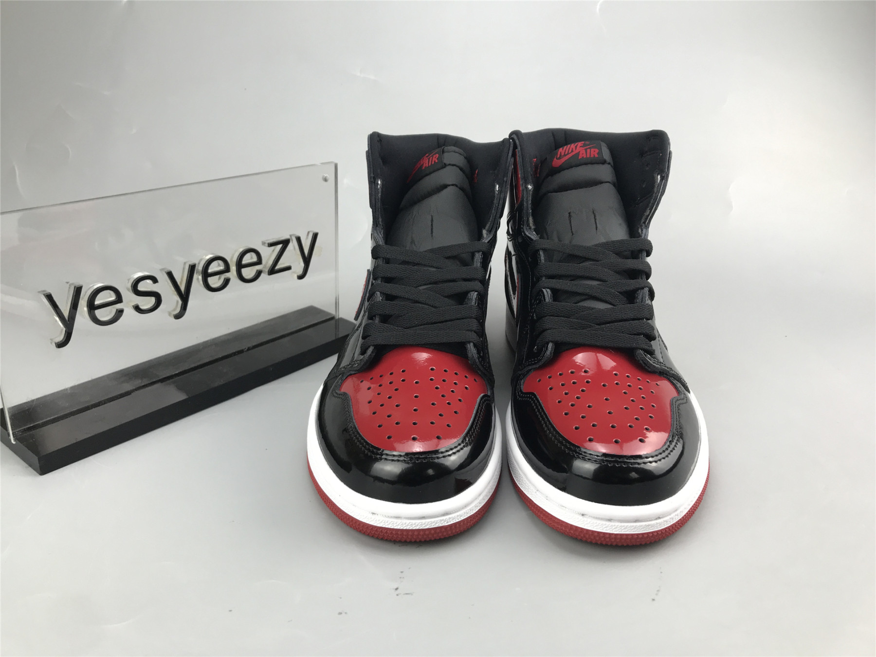 UA AIR JORDAN 1 RETRO HIGH OG PATENT 