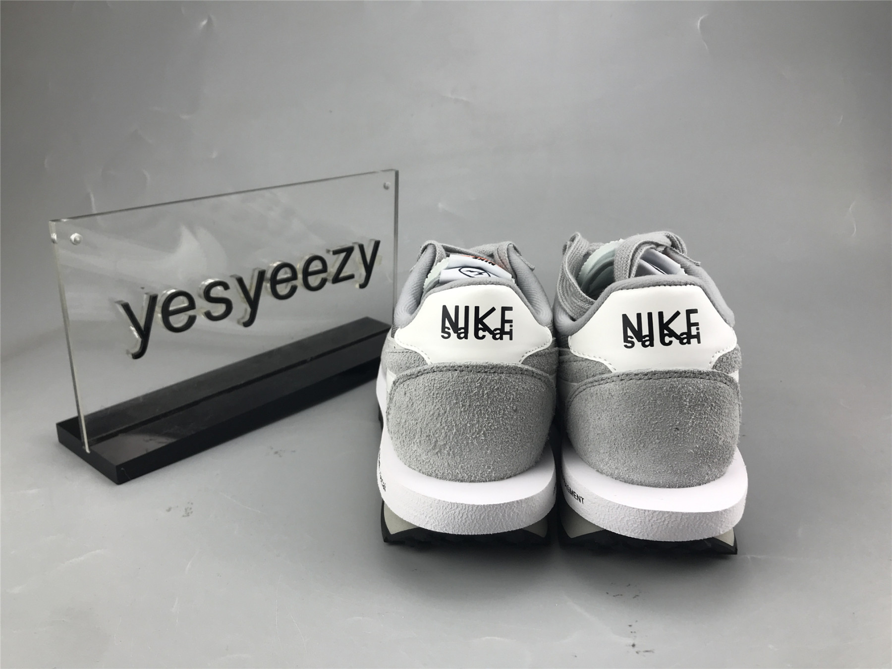 UA NIKE FRAGMENT DESIGN X SACAI X LDV WAFFLE 