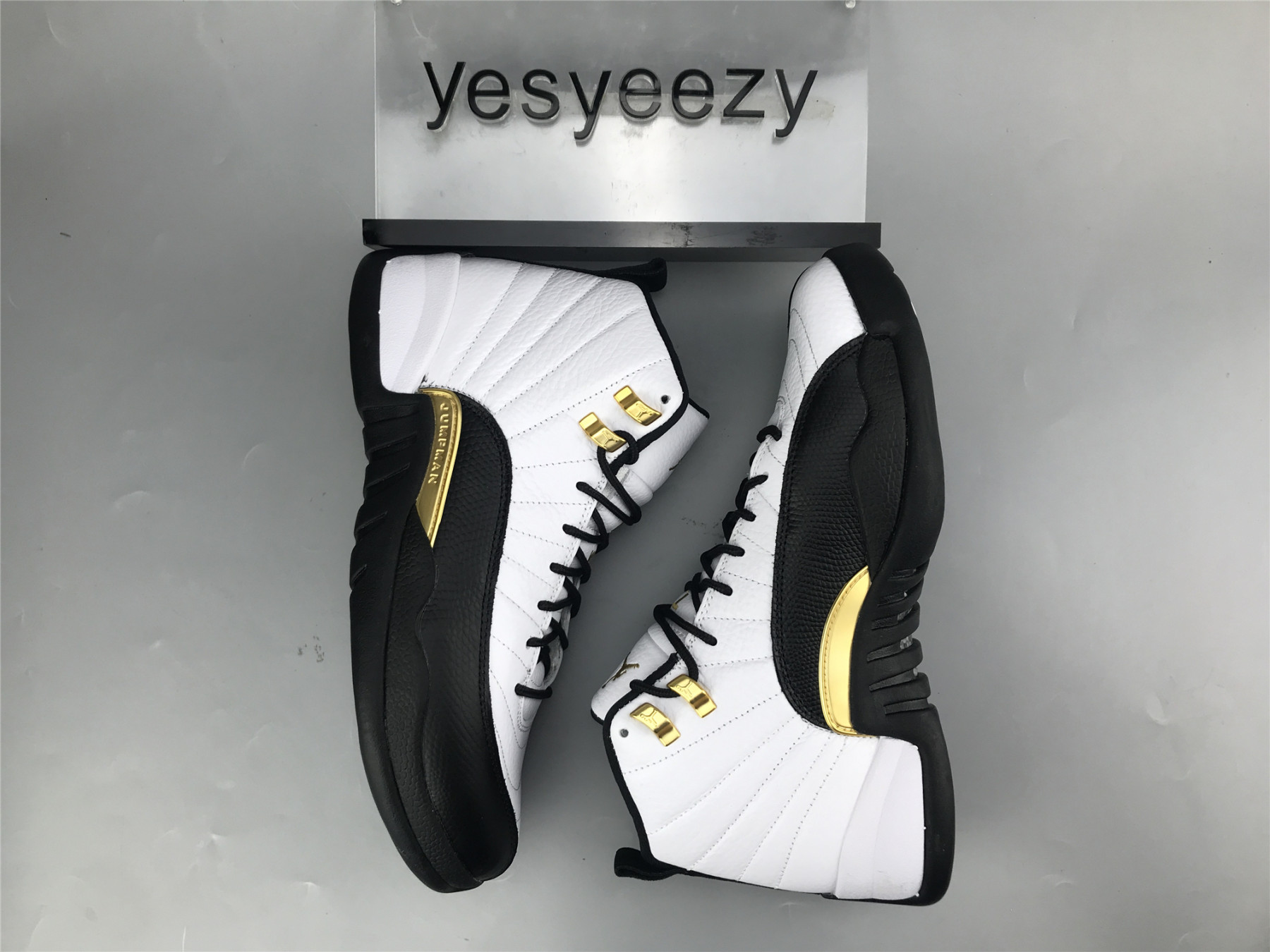 UA AIR JORDAN 12 RETRO 