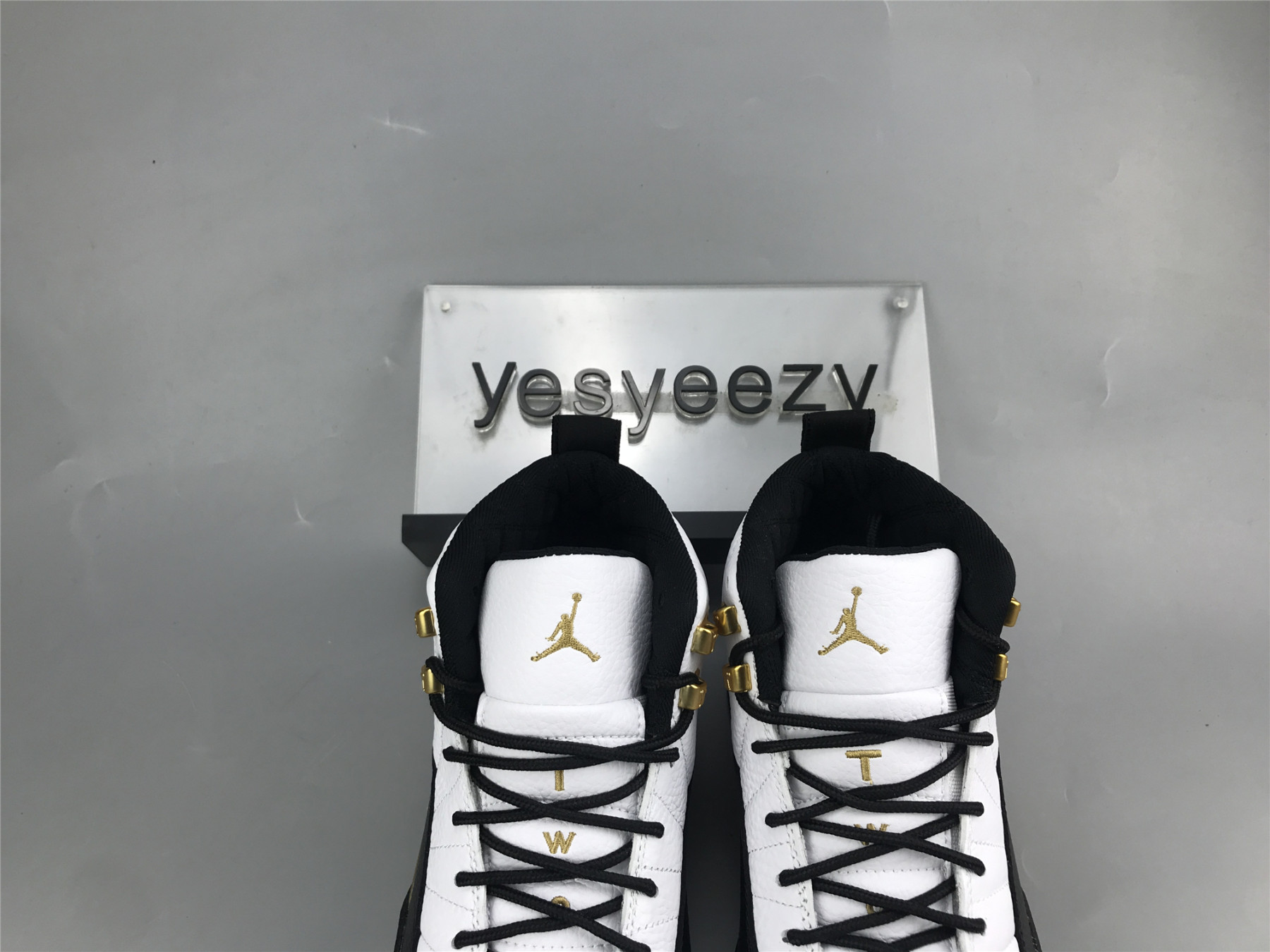 UA AIR JORDAN 12 RETRO 