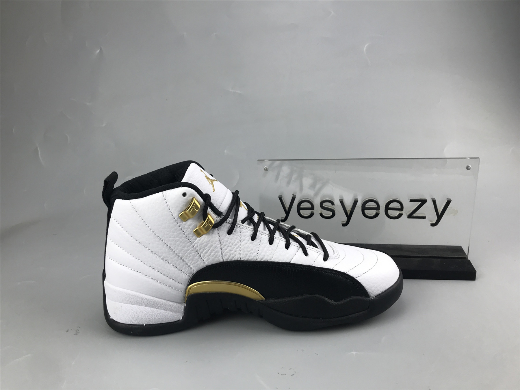 UA AIR JORDAN 12 RETRO 