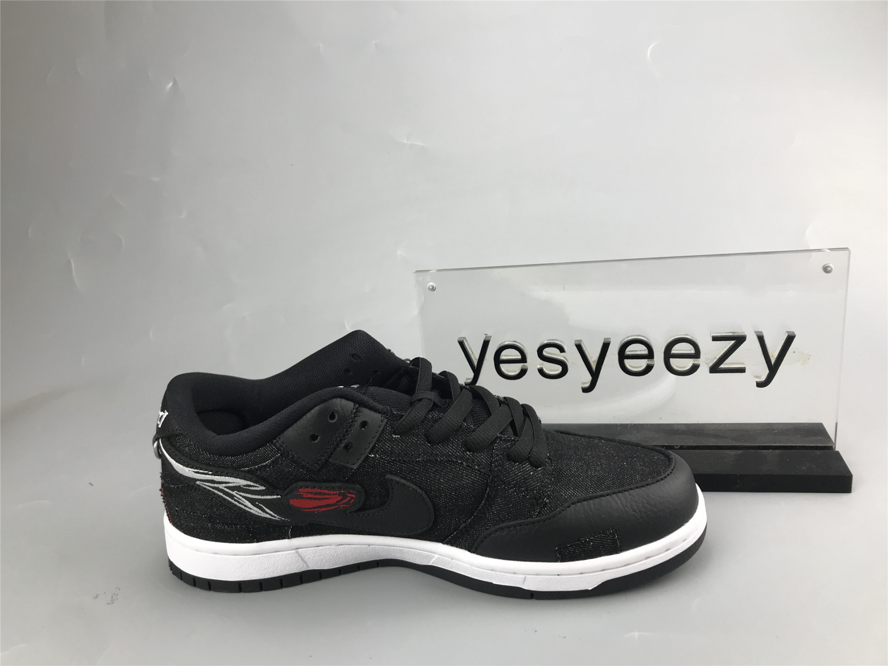 UA NIKE WASTED YOUTH X DUNK LOW SB 