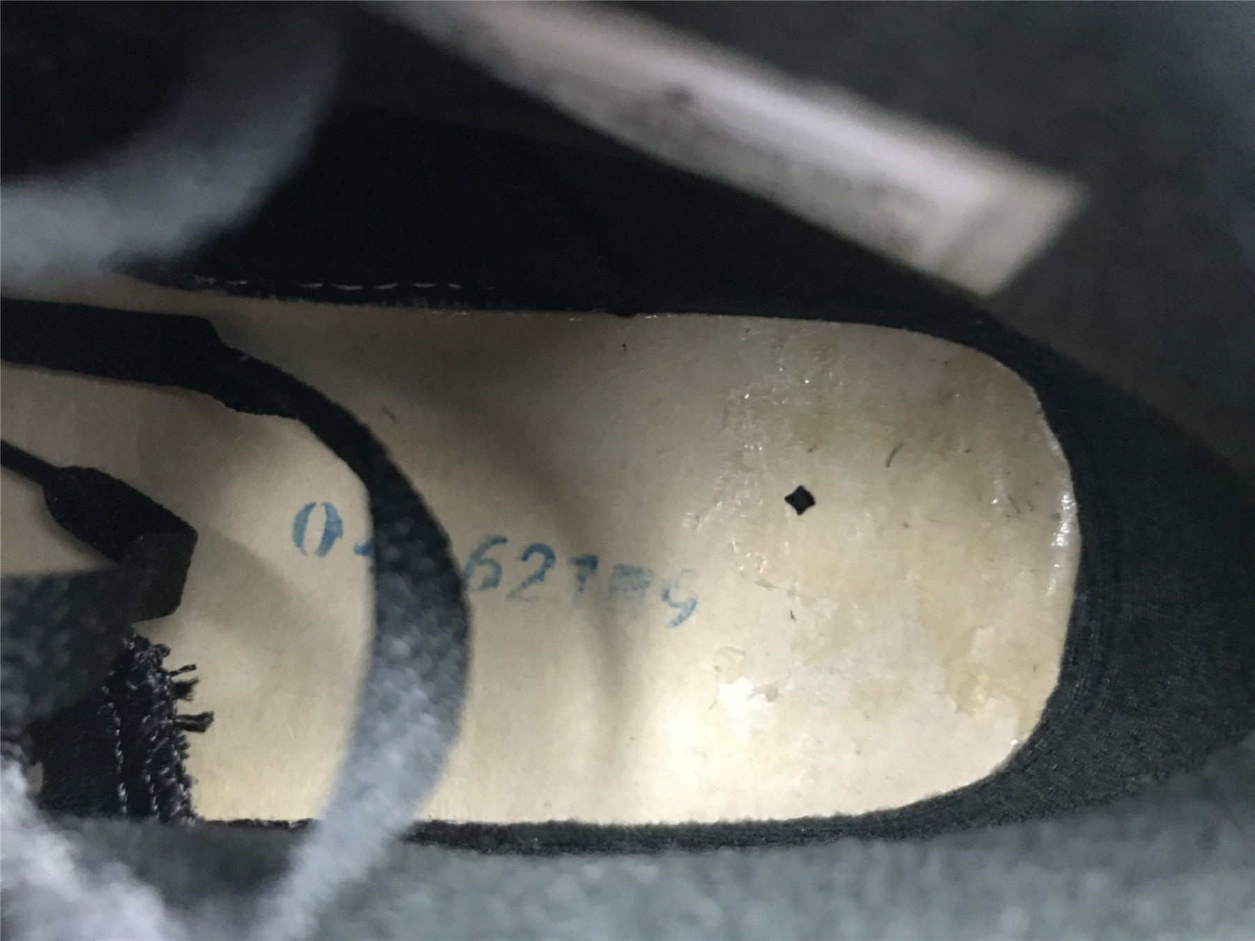 UA AIR JORDAN 6 RETRO 