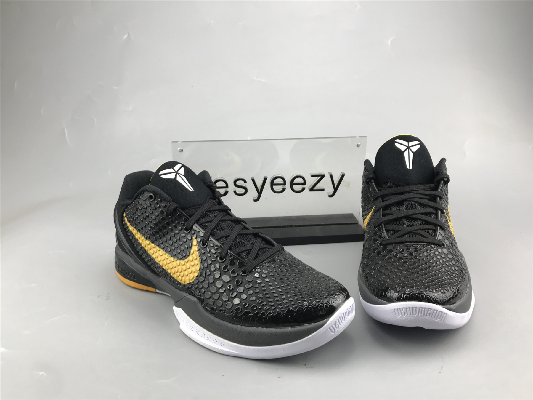 UA NIKE ZOOM KOBE 6 